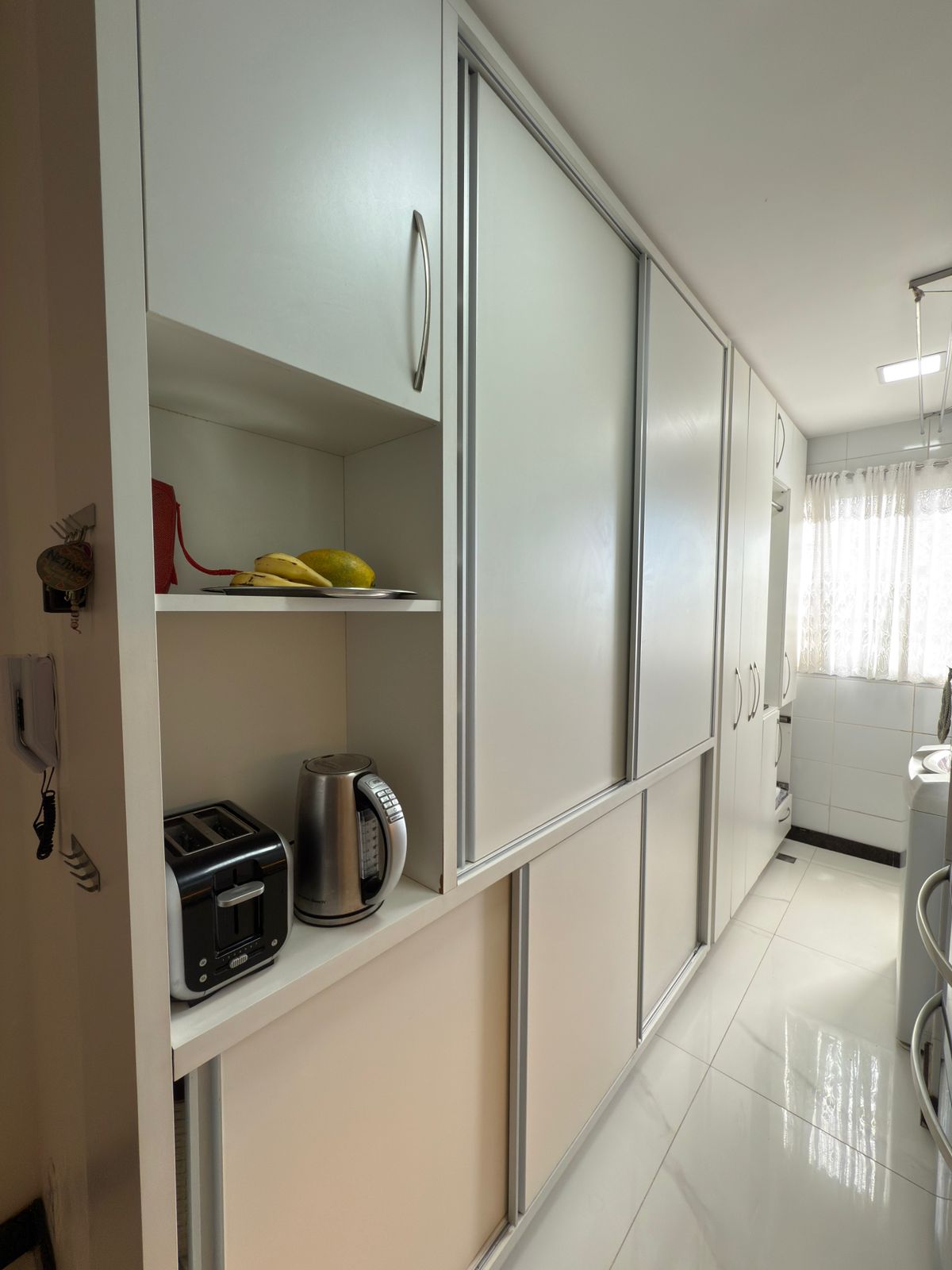 Vendo apto em Itapuã – 2 quartos (1 suíte), 75m², a 1 quadra do mar