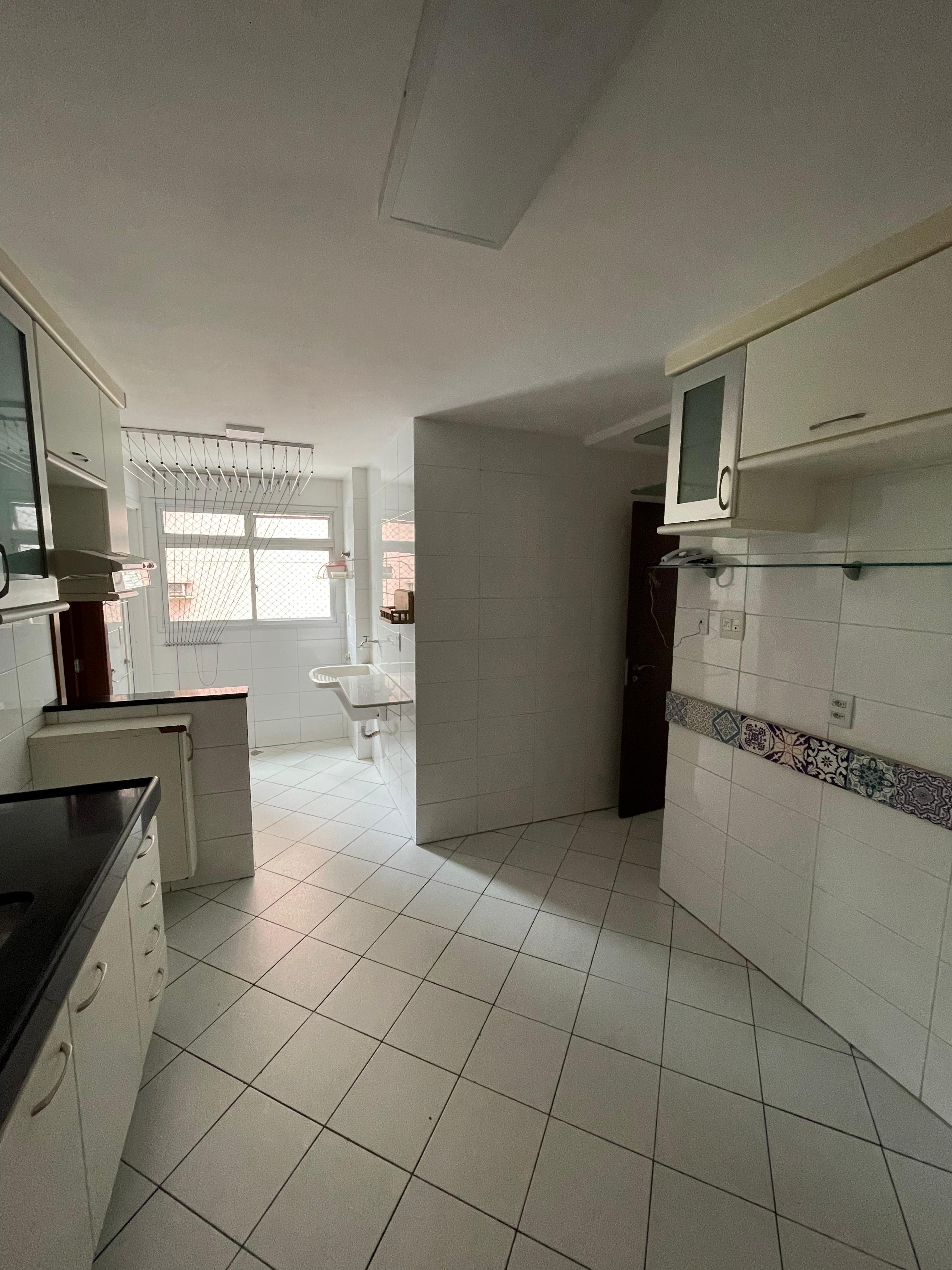 Apto 3 quartos (1 suite) na Praia da Costa e na 2ª quadra do mar