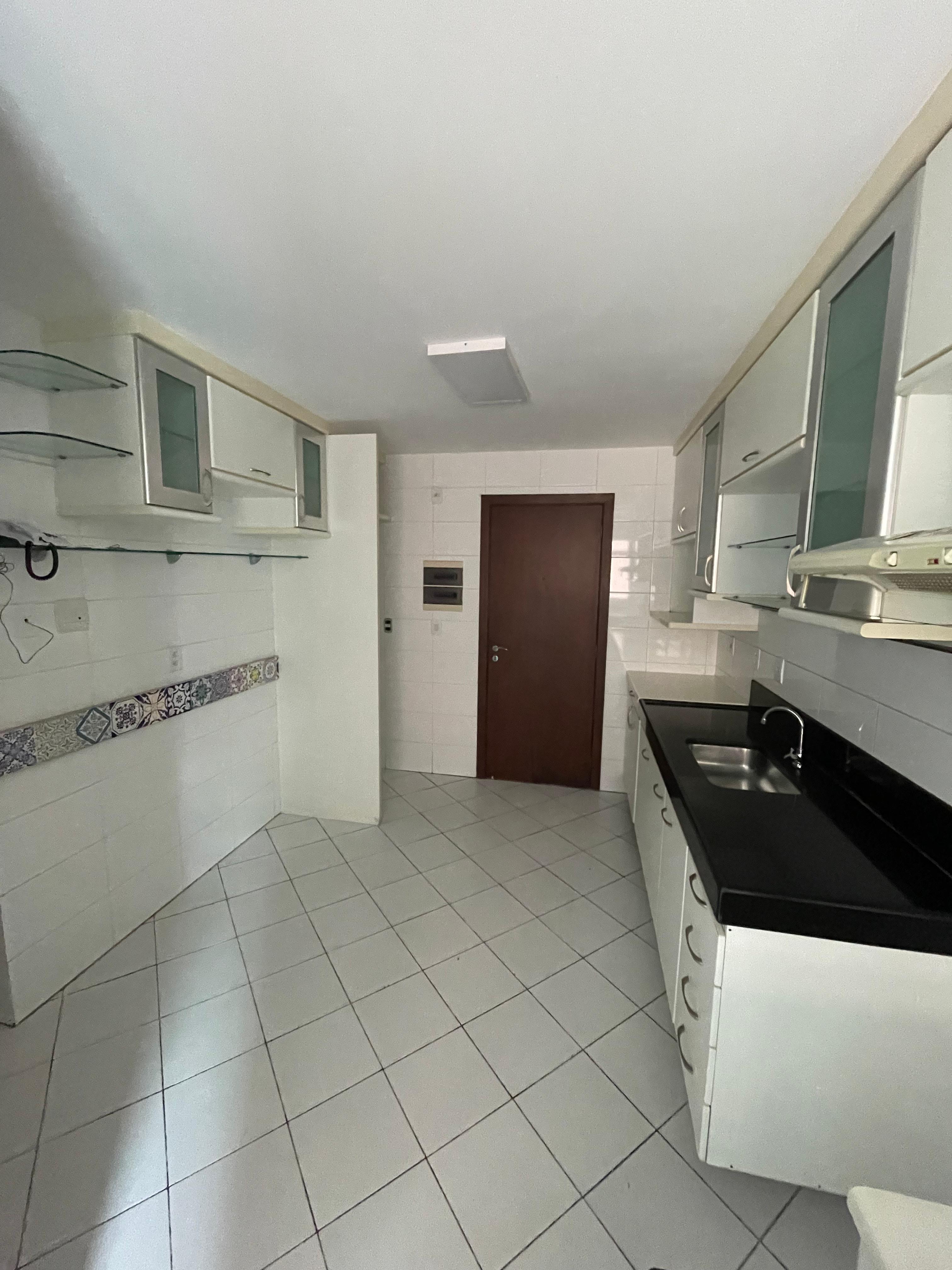 Apto 3 quartos (1 suite) na Praia da Costa e na 2ª quadra do mar