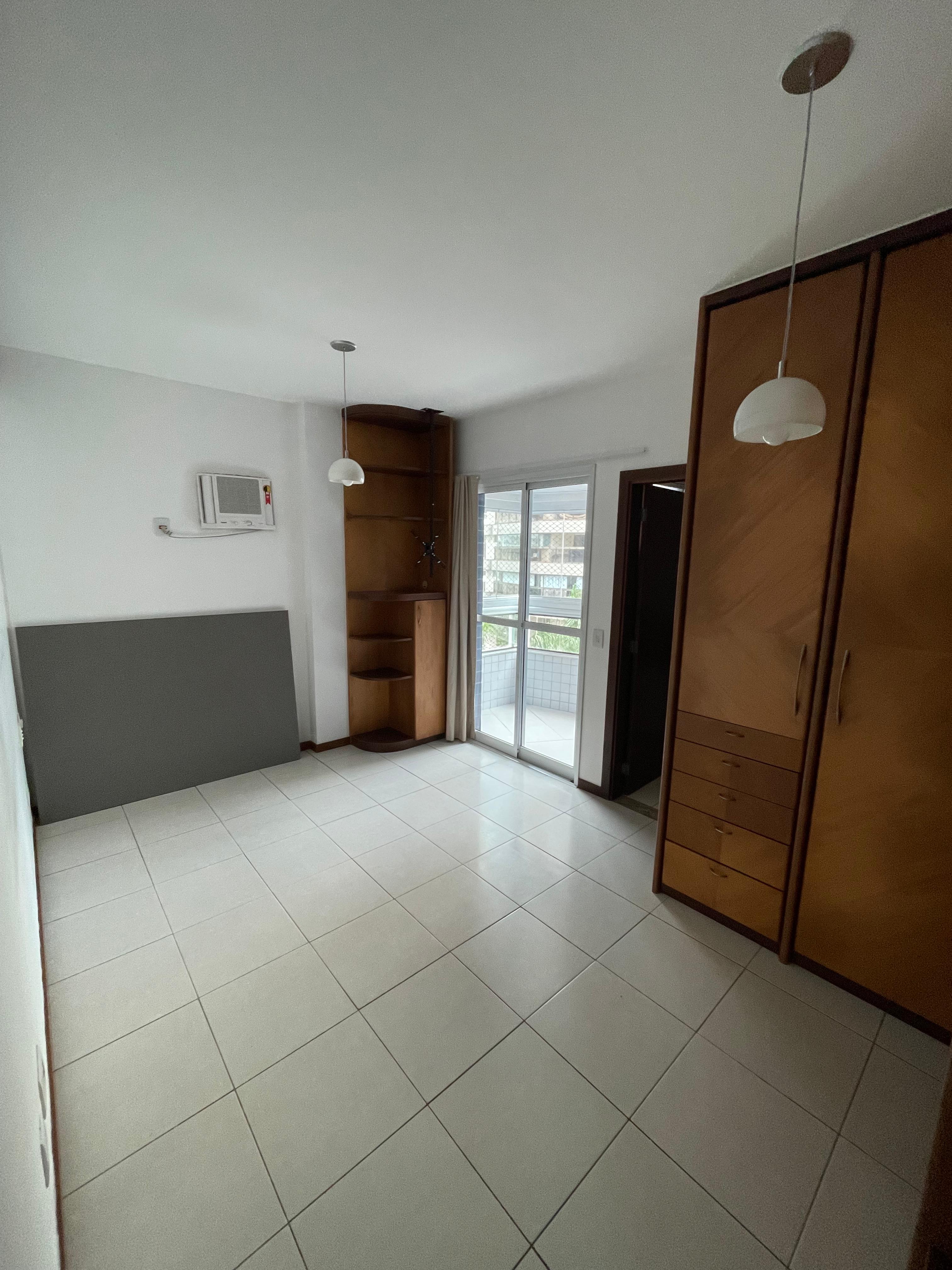 Apto 3 quartos (1 suite) na Praia da Costa e na 2ª quadra do mar