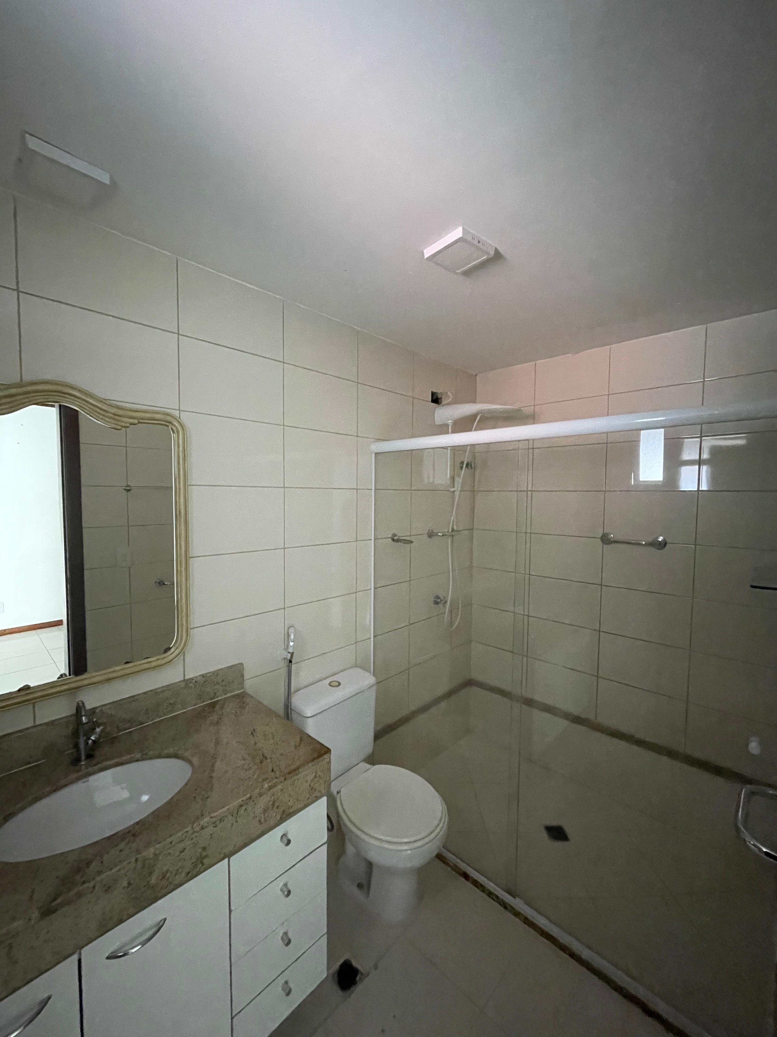 Apto 3 quartos (1 suite) na Praia da Costa e na 2ª quadra do mar