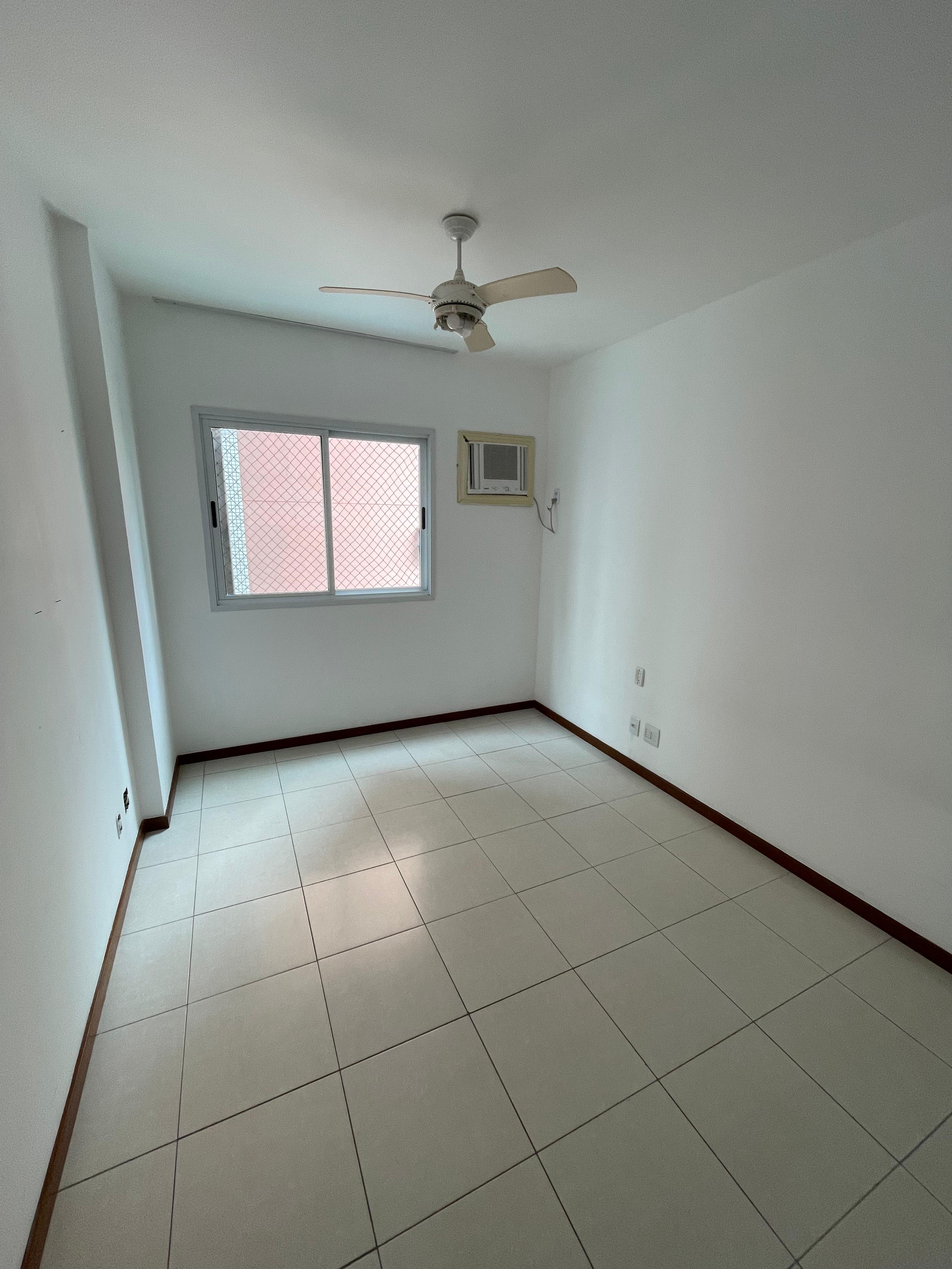 Apto 3 quartos (1 suite) na Praia da Costa e na 2ª quadra do mar