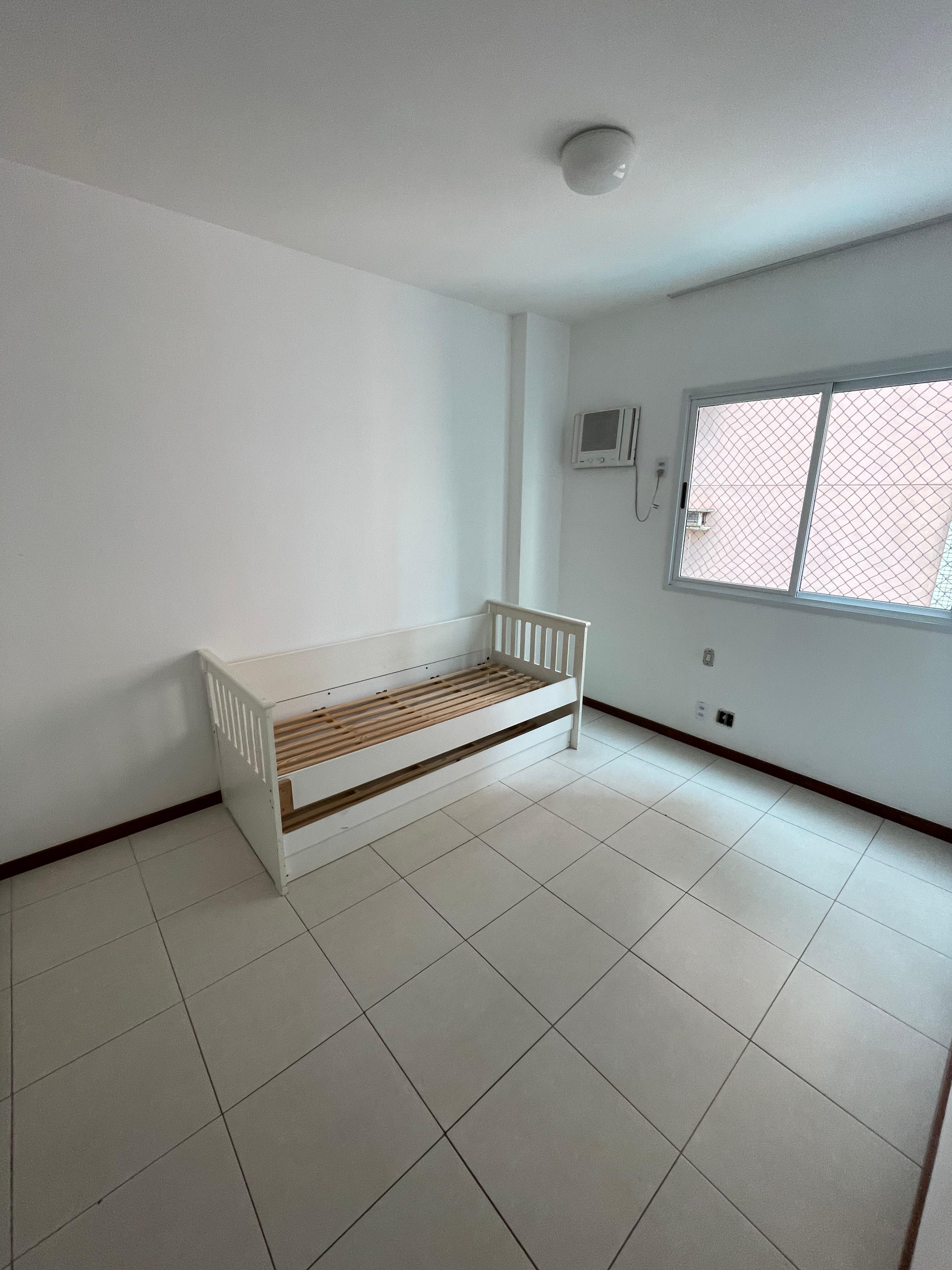 Apto 3 quartos (1 suite) na Praia da Costa e na 2ª quadra do mar