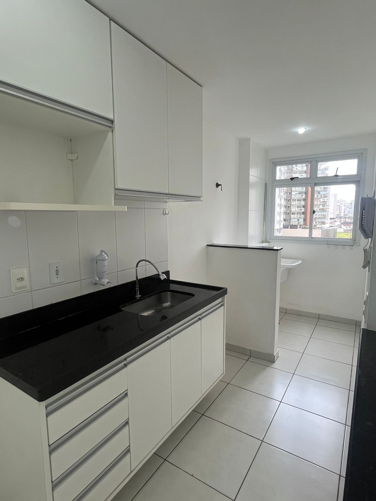 Apartamento 2 Quartos com Suíte.