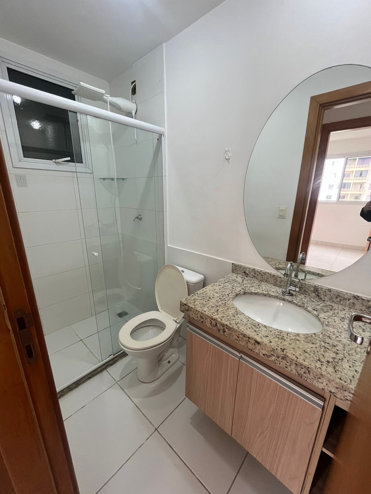 Apartamento 2 Quartos com Suíte.