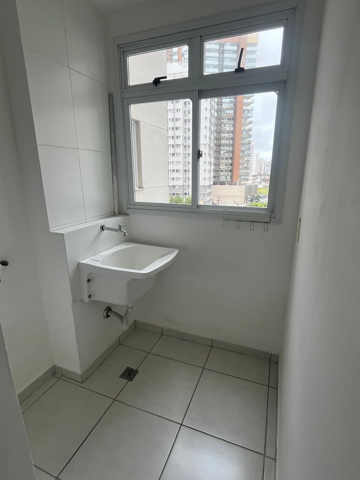 Apartamento 2 Quartos com Suíte.