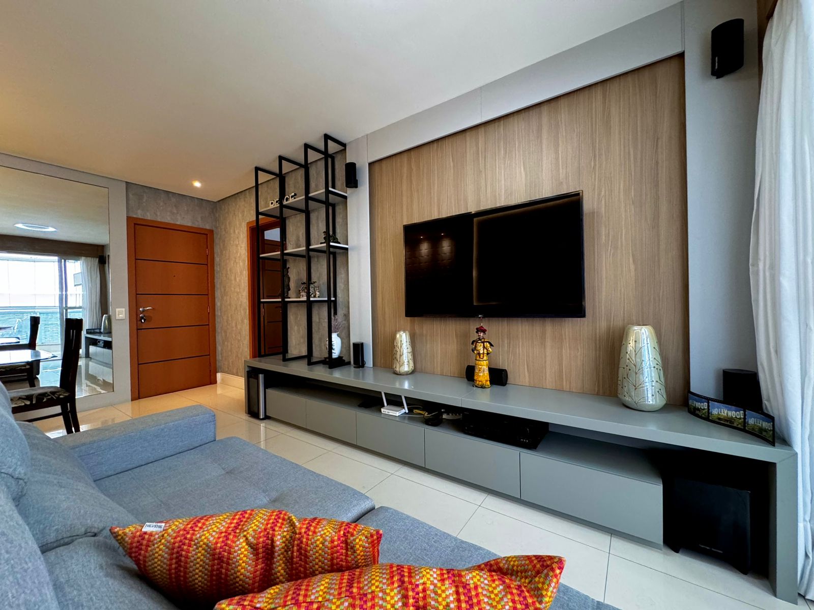 Apartamento com Vista para o Mar e Lazer Completo e pé na areia