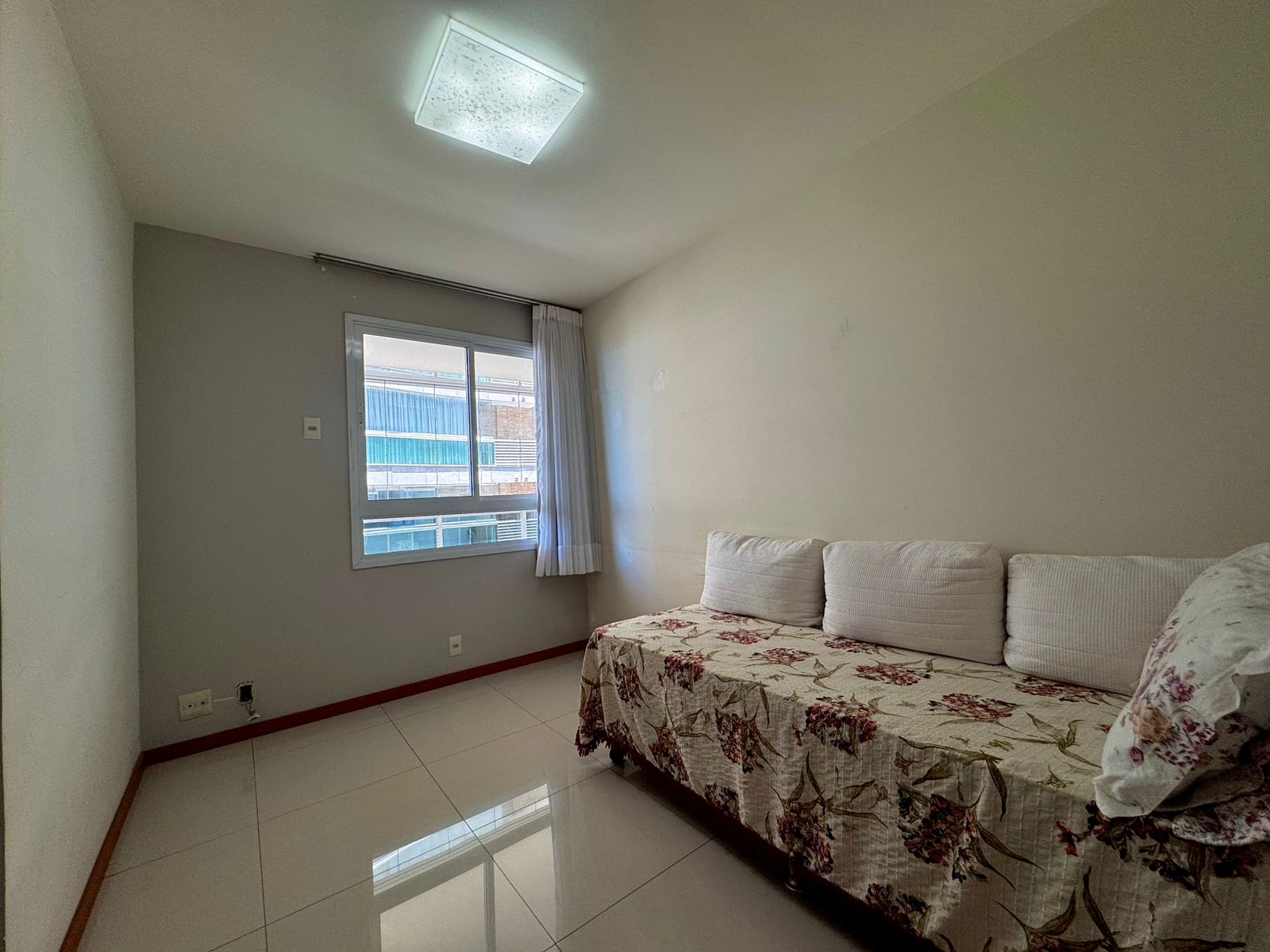 Apartamento com Vista para o Mar e Lazer Completo e pé na areia