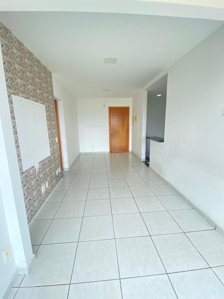 Apartamento 2 Quartos com Suíte.