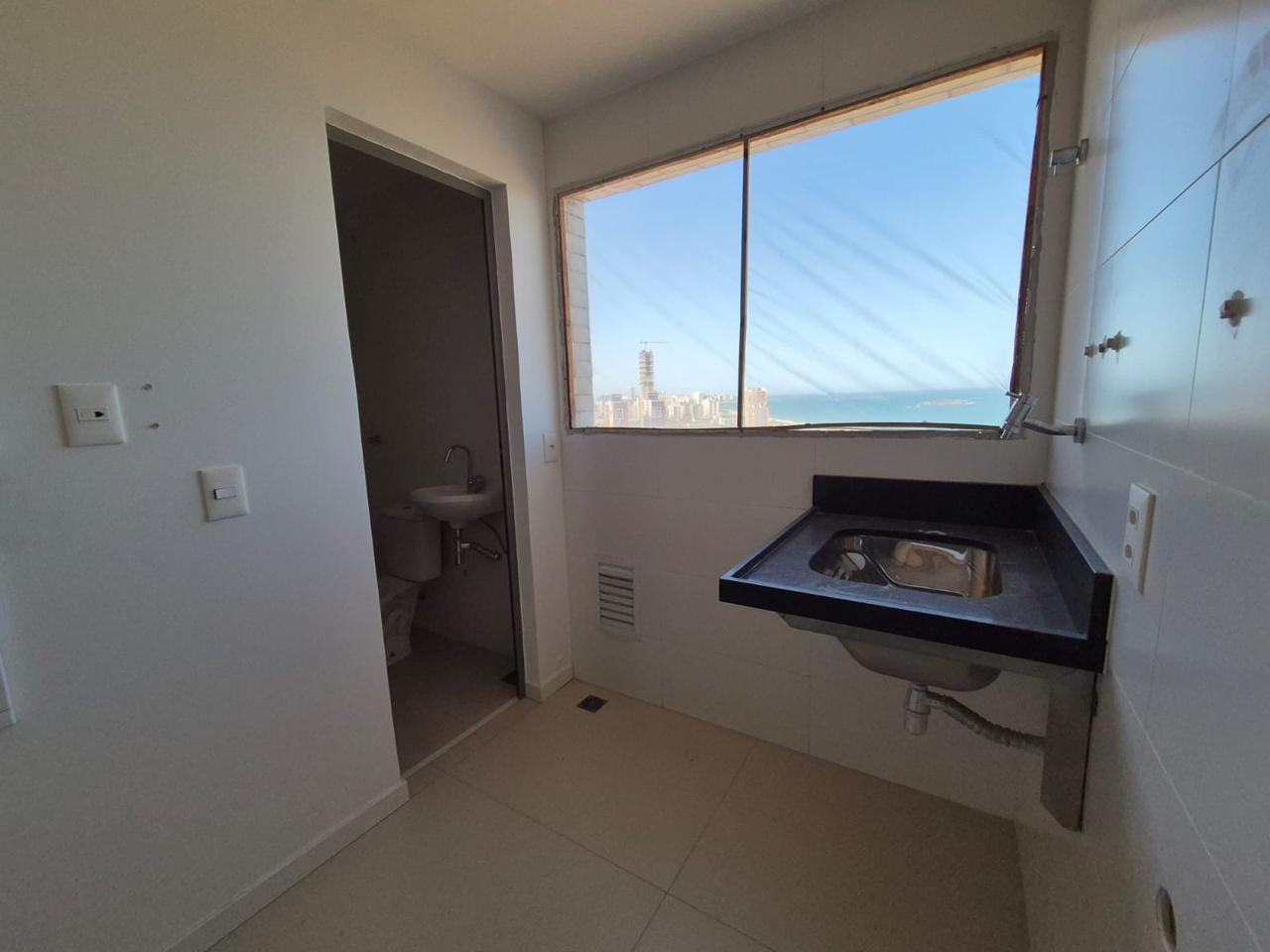 Cobertura exclusiva com vista permanente para o mar!