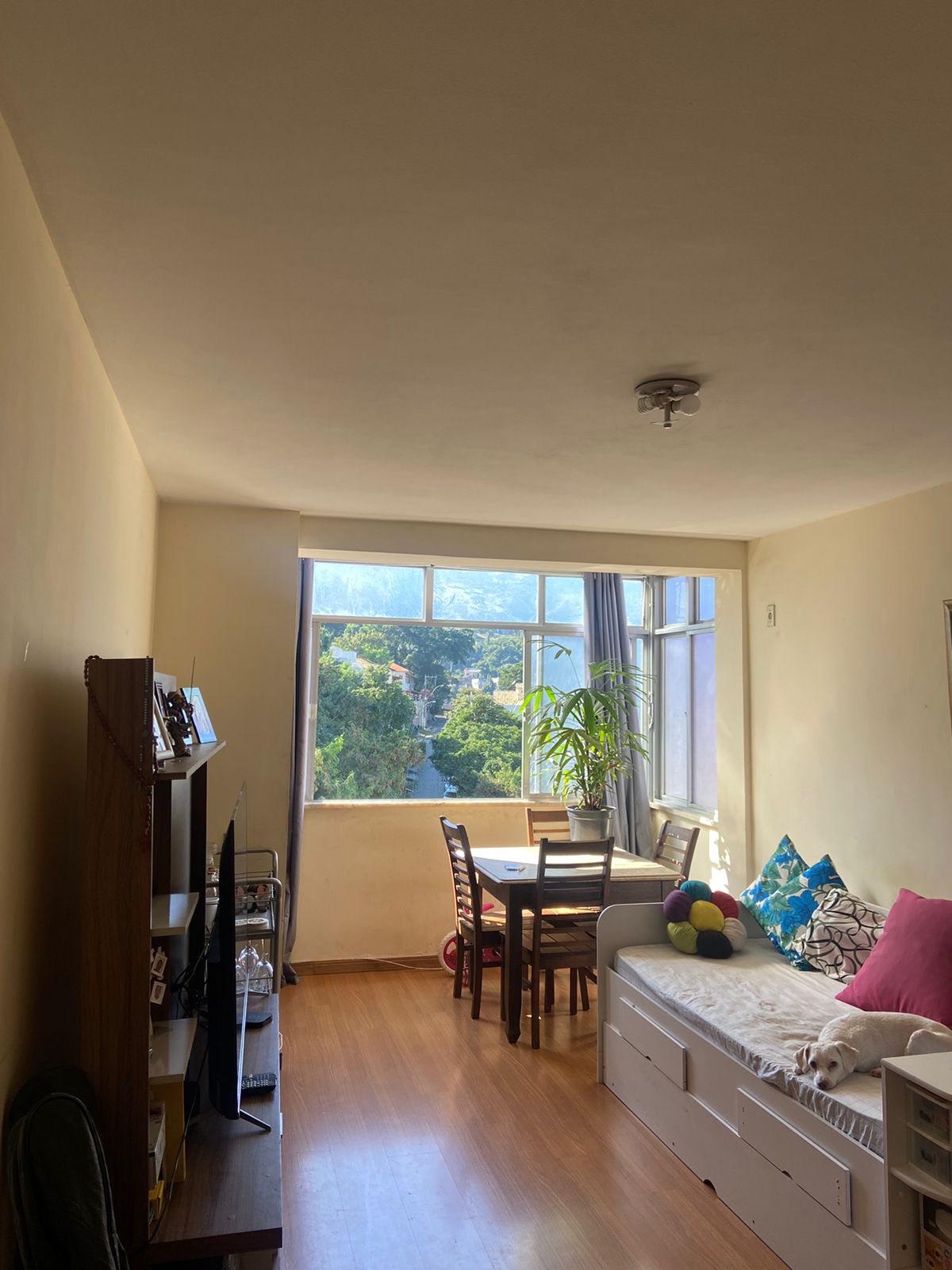 apartamento 1 Quarto, sala, cozinha, banheiro e área de serviço  no coração de Niterói 