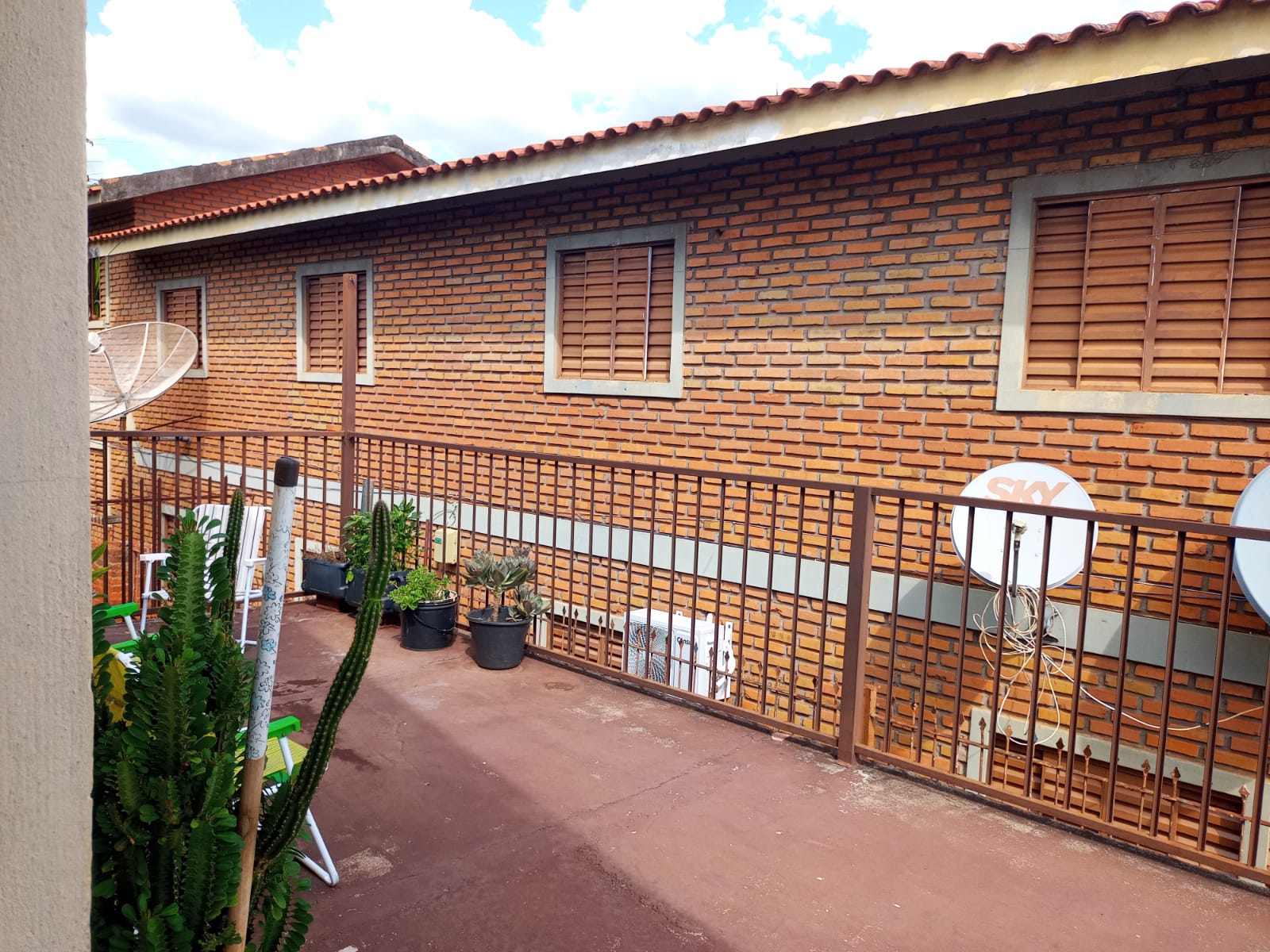 CA 1151 - Casa de 150m2, com Suíte, dois banheiros, três vagas de garagem no bairro Dido.  Contrato de compra e venda! Terreno 10x16(160m2).