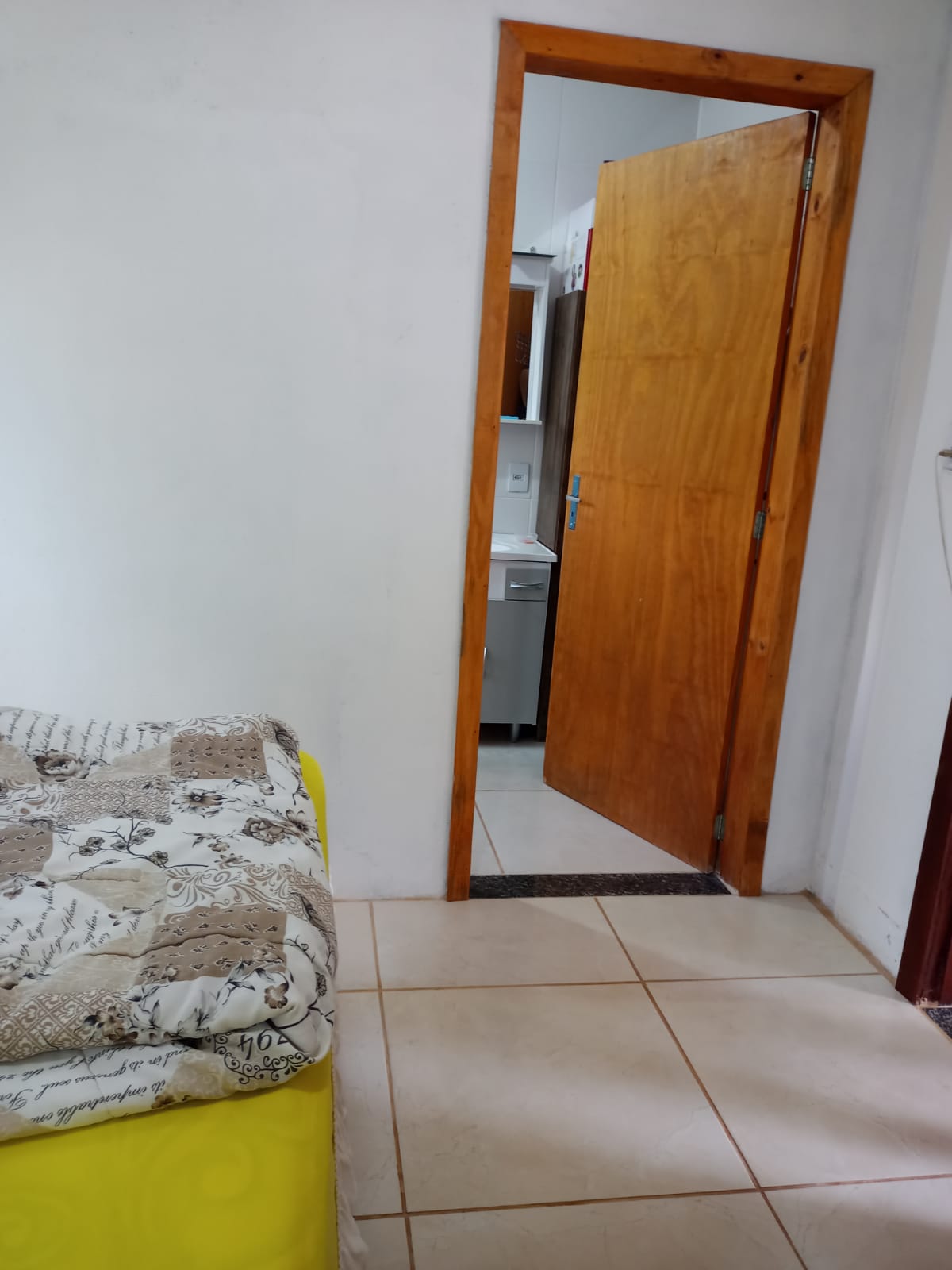 CA 1151 - Casa de 150m2, com Suíte, dois banheiros, três vagas de garagem no bairro Dido.  Contrato de compra e venda! Terreno 10x16(160m2).