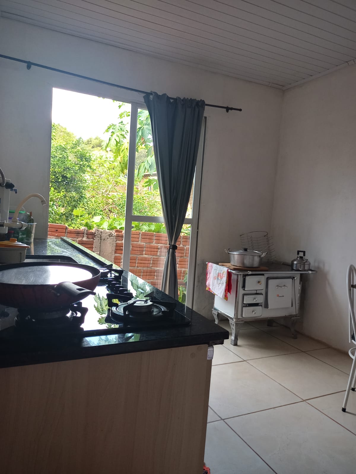 CA 1151 - Casa de 150m2, com Suíte, dois banheiros, três vagas de garagem no bairro Dido.  Contrato de compra e venda! Terreno 10x16(160m2).