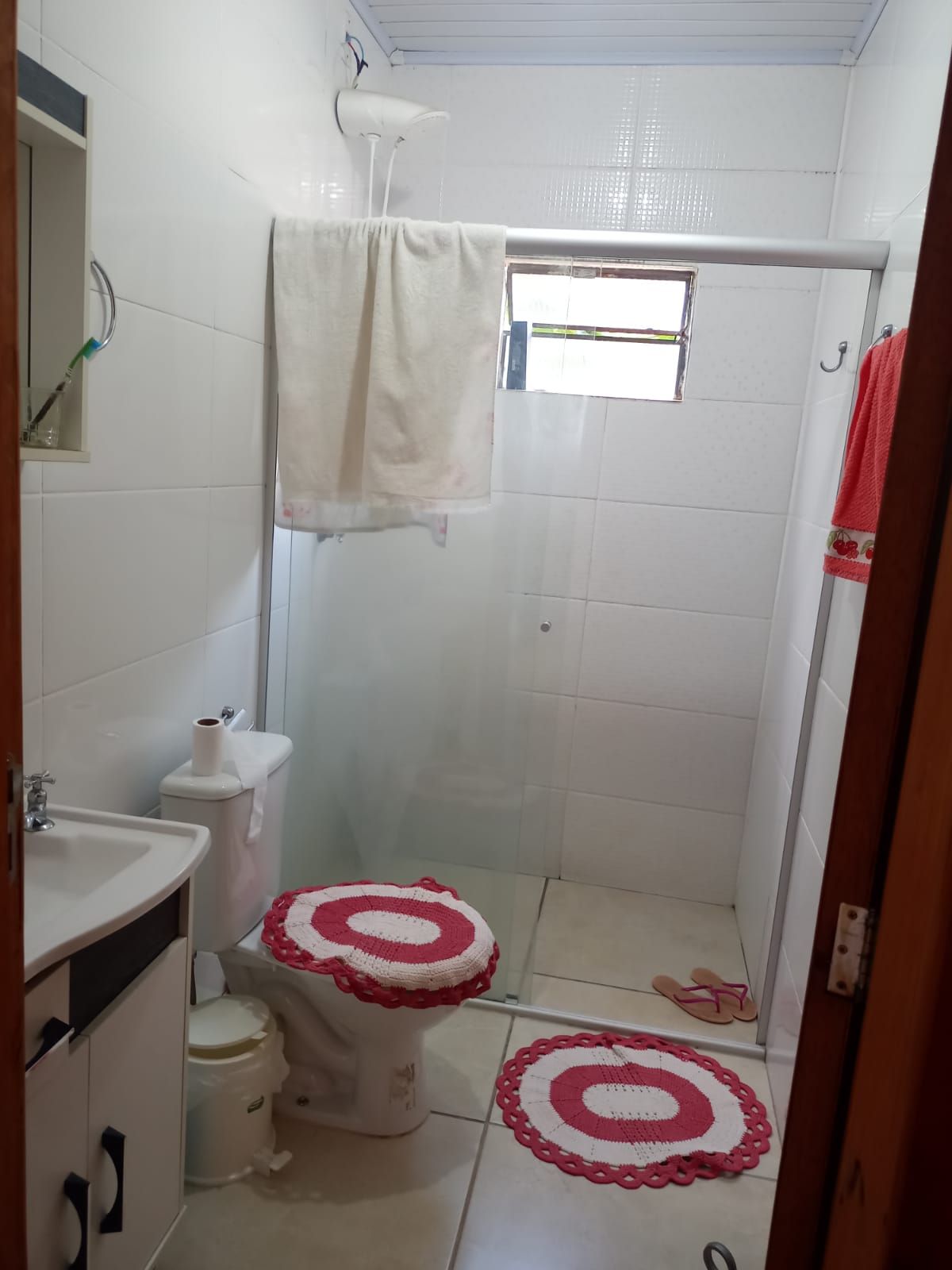 CA 1151 - Casa de 150m2, com Suíte, dois banheiros, três vagas de garagem no bairro Dido.  Contrato de compra e venda! Terreno 10x16(160m2).