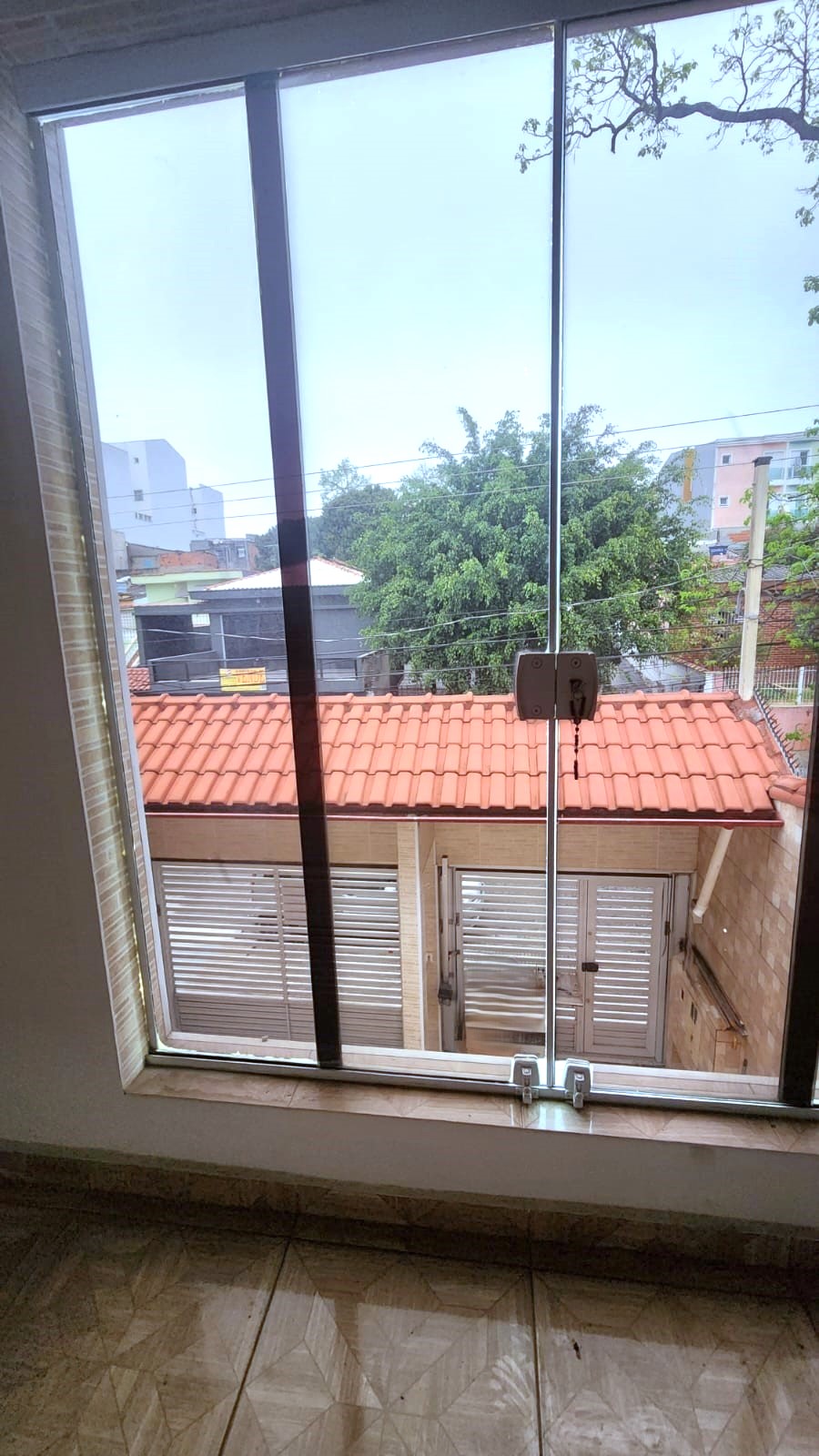 Sobrado próximo do Trólebus !!!