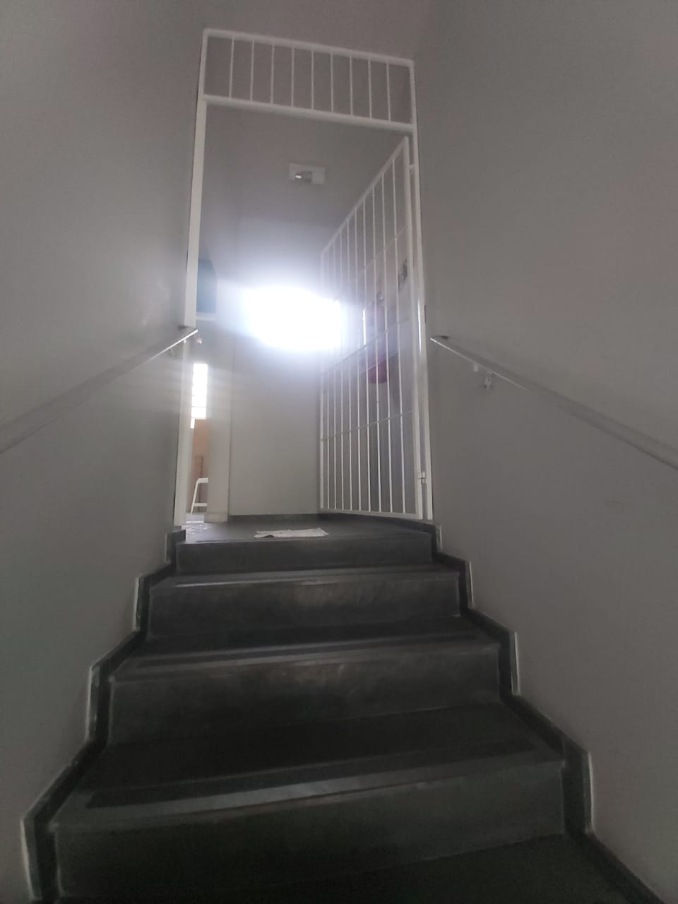 LOCAÇÃO / SALA COMERCIAL