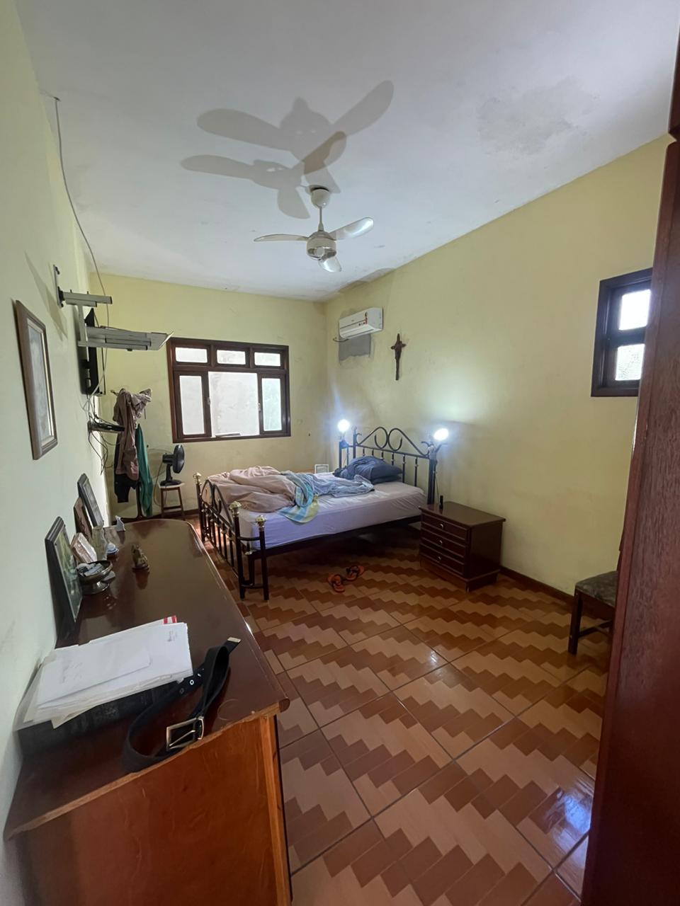 CASA Á VENDA - BAIRRO COSTA E SILVA