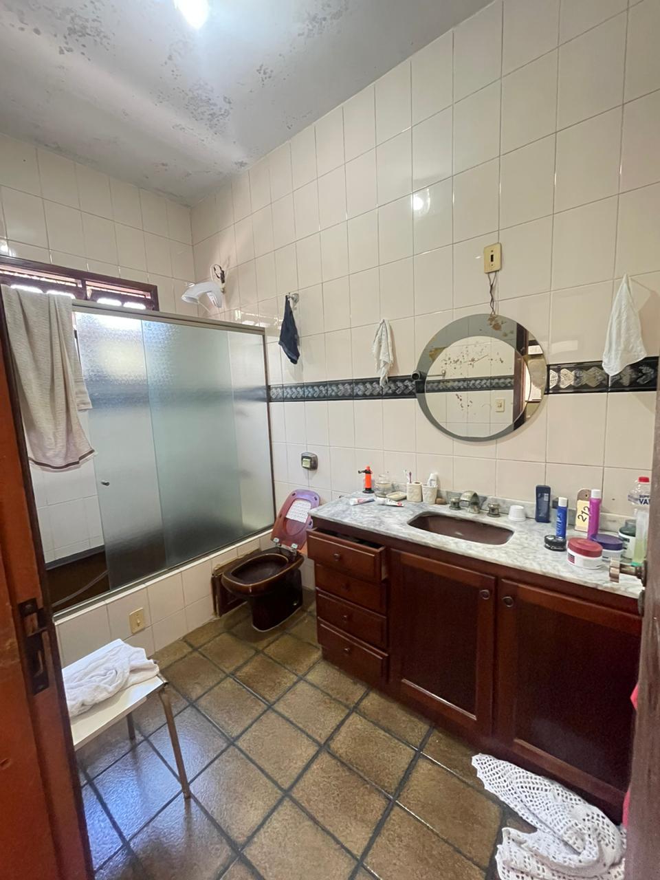 CASA Á VENDA - BAIRRO COSTA E SILVA