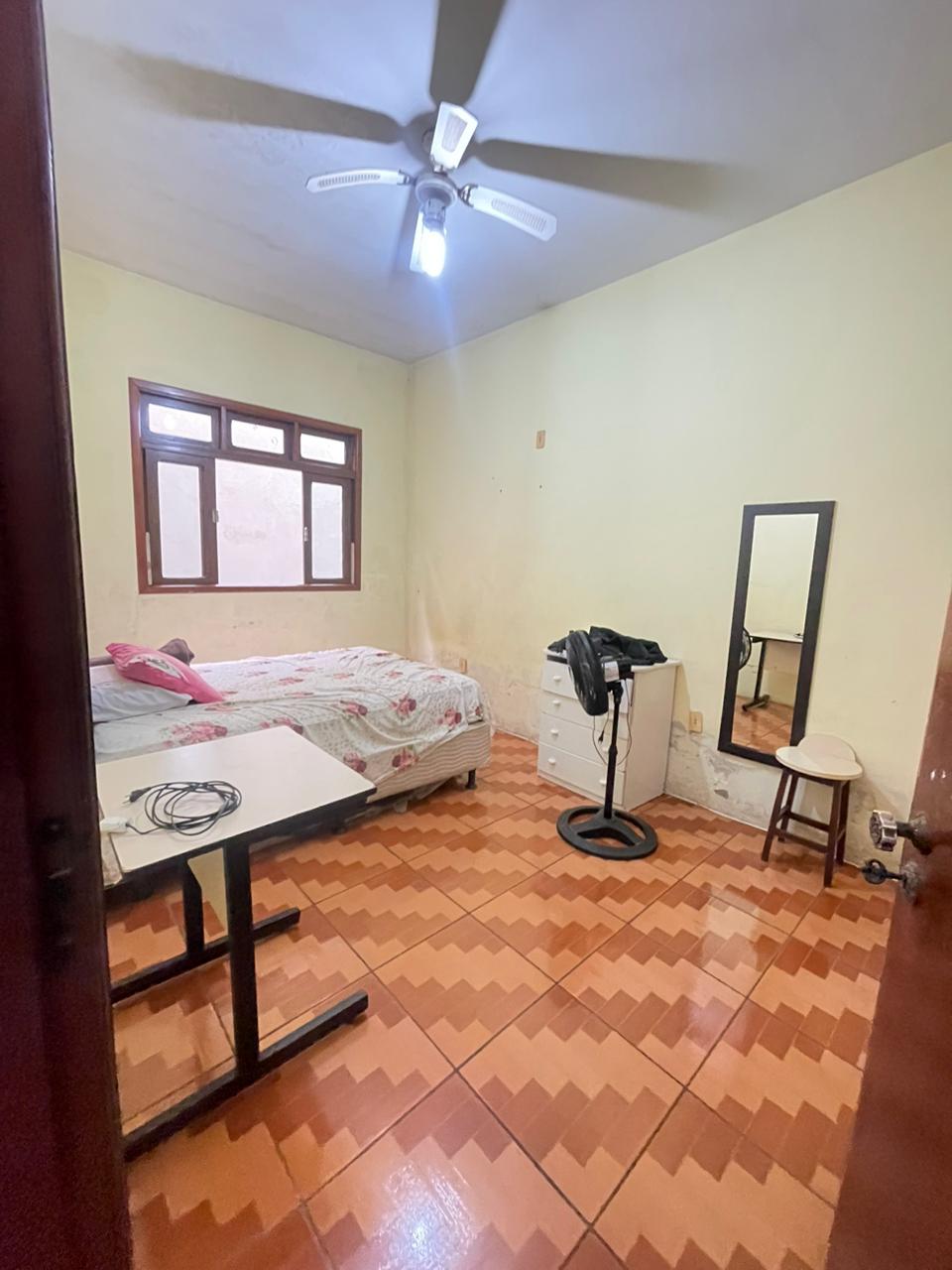 CASA Á VENDA - BAIRRO COSTA E SILVA