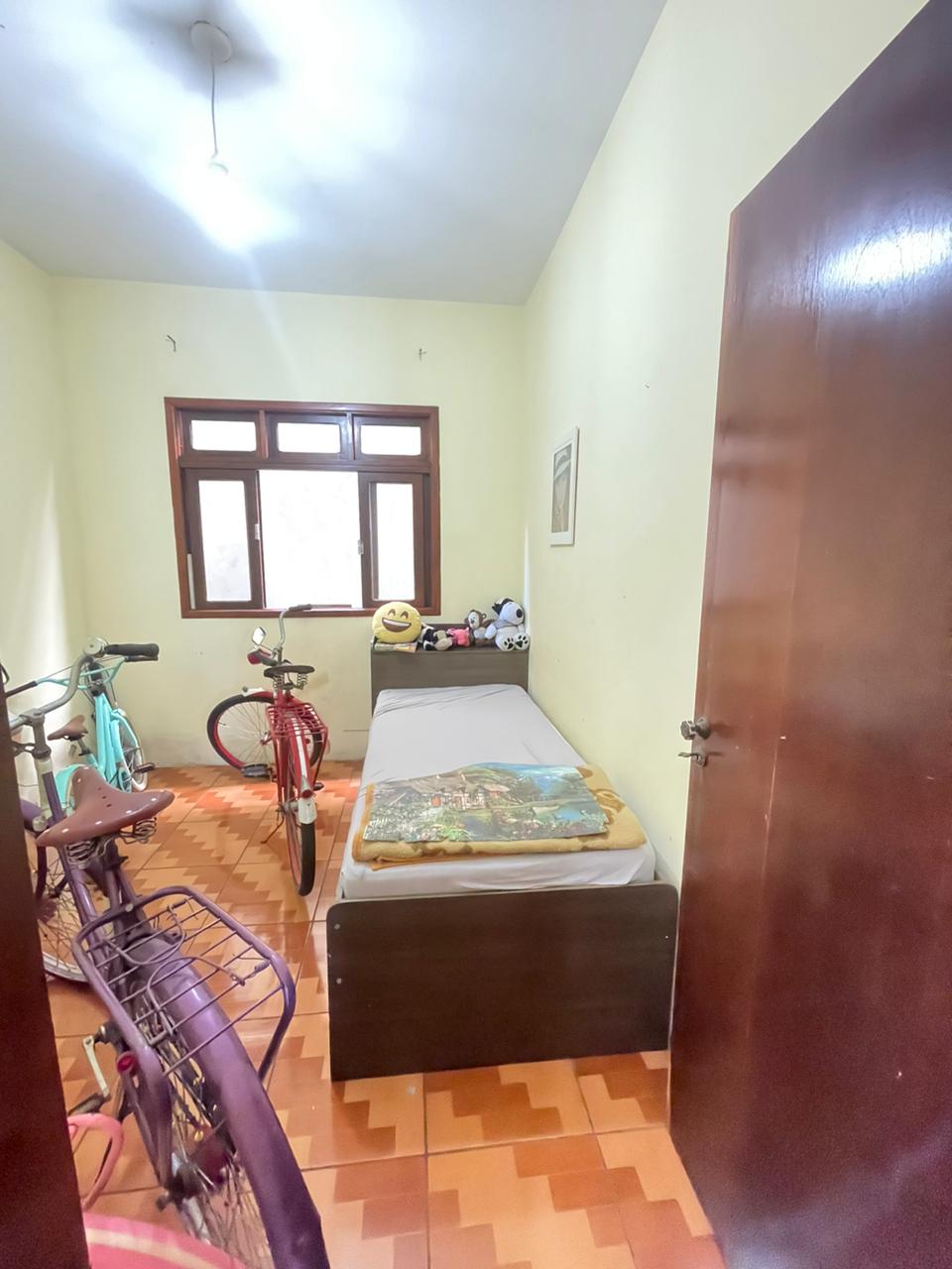 CASA Á VENDA - BAIRRO COSTA E SILVA