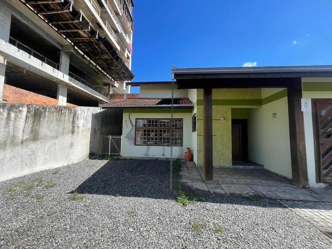 CASA Á VENDA - BAIRRO COSTA E SILVA