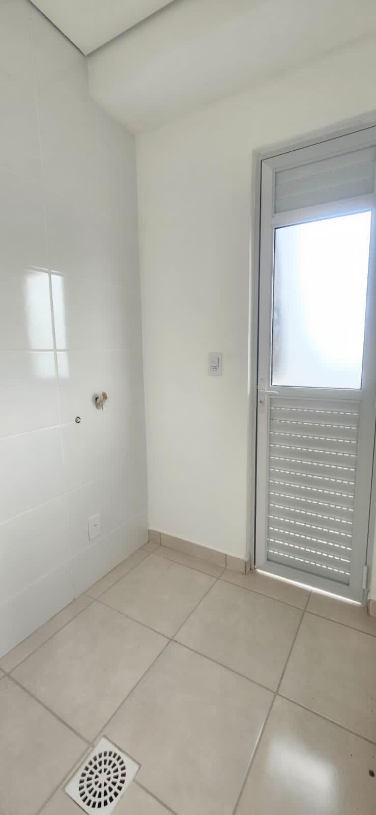 APARTAMENTO PARA LOCAÇÃO - BAIRRO COSTA E SILVA 