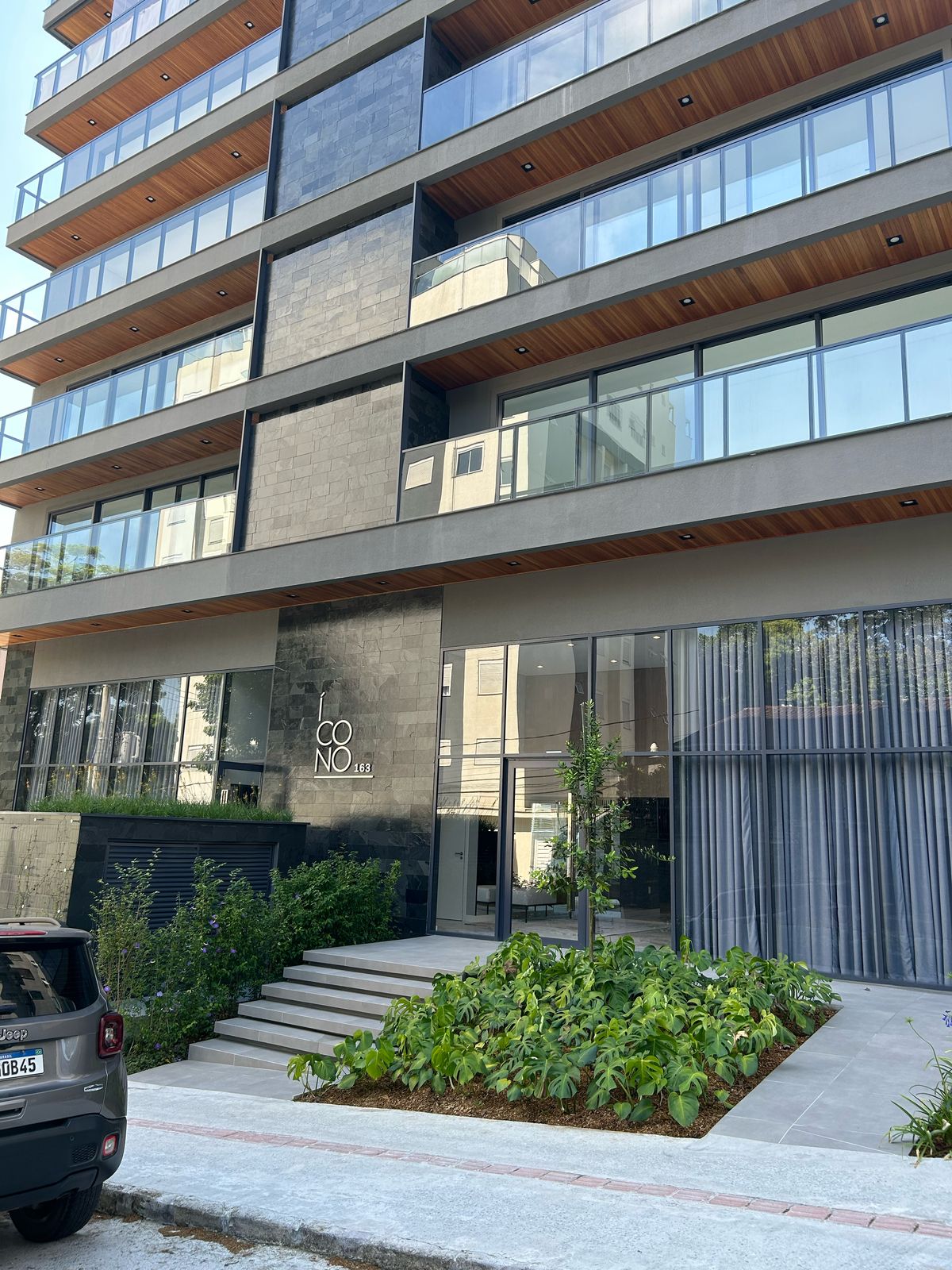 APARTAMENTO 126m² A VENDA - BAIRRO ATIRADORES