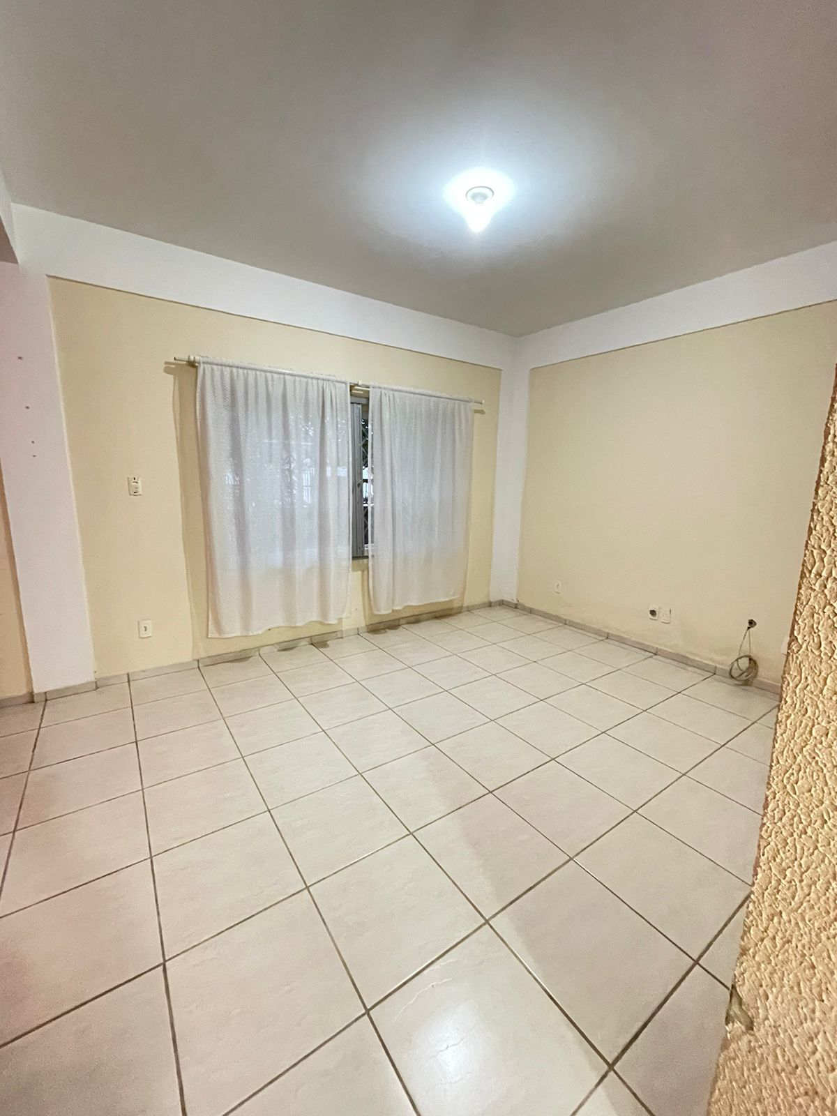 CASA PARA LOCAÇÃO - COSTA E SILVA