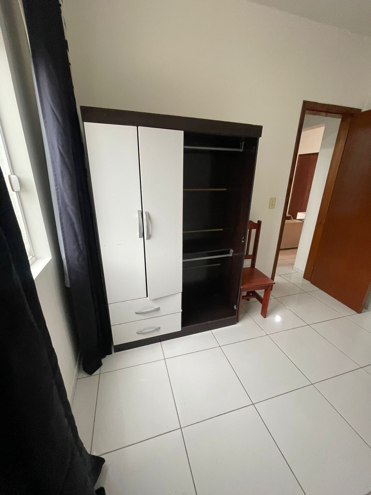 Apartamento semimobiliado para Locação - Costa e Silva