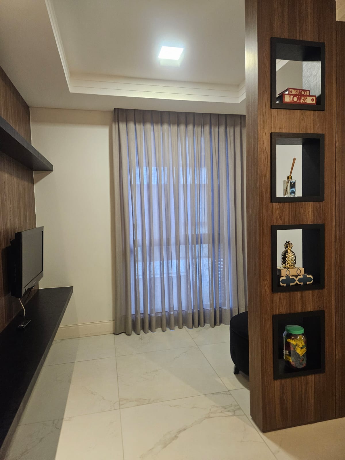 APARTAMENTO AMPLO Á VENDA - BAIRRO FLORESTA