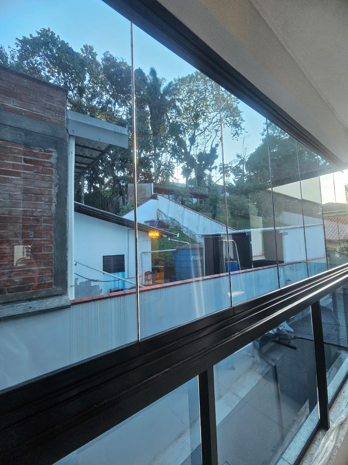 APARTAMENTO AMPLO Á VENDA - BAIRRO FLORESTA