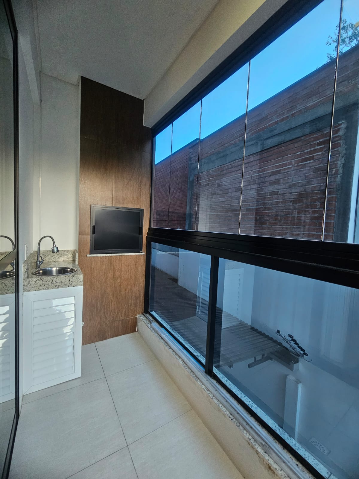 APARTAMENTO AMPLO Á VENDA - BAIRRO FLORESTA
