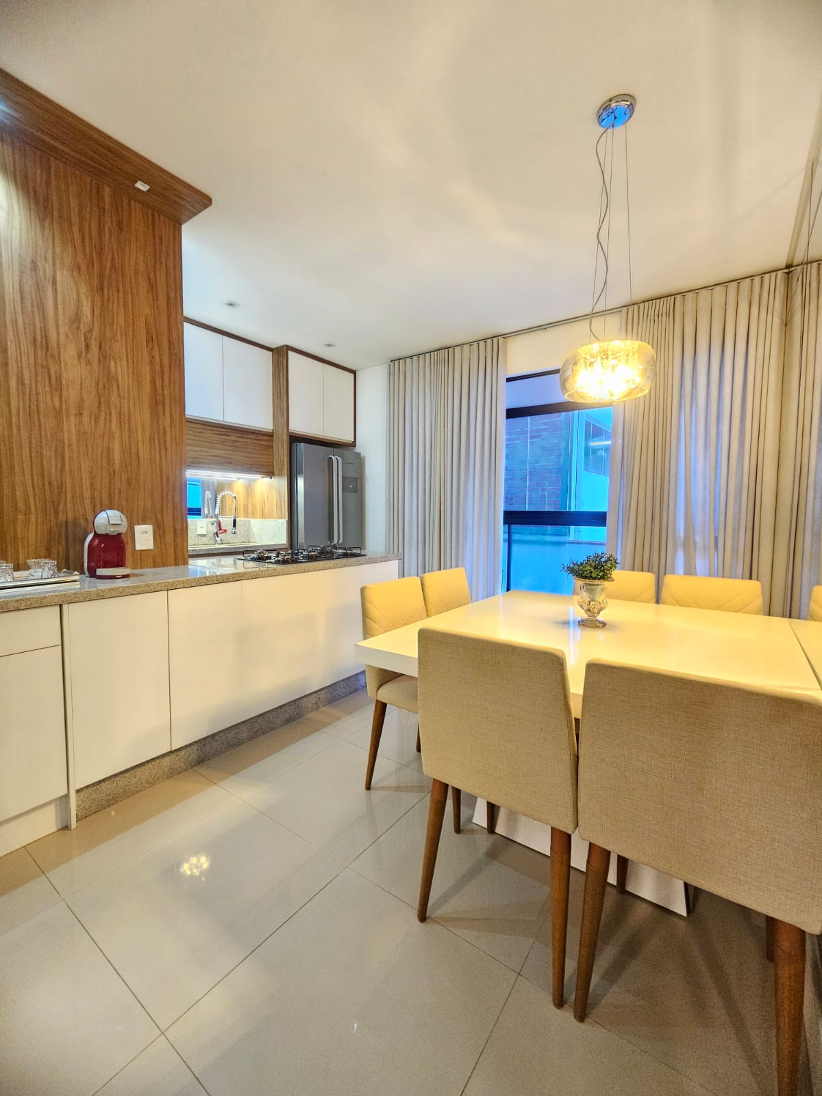 APARTAMENTO AMPLO Á VENDA - BAIRRO FLORESTA