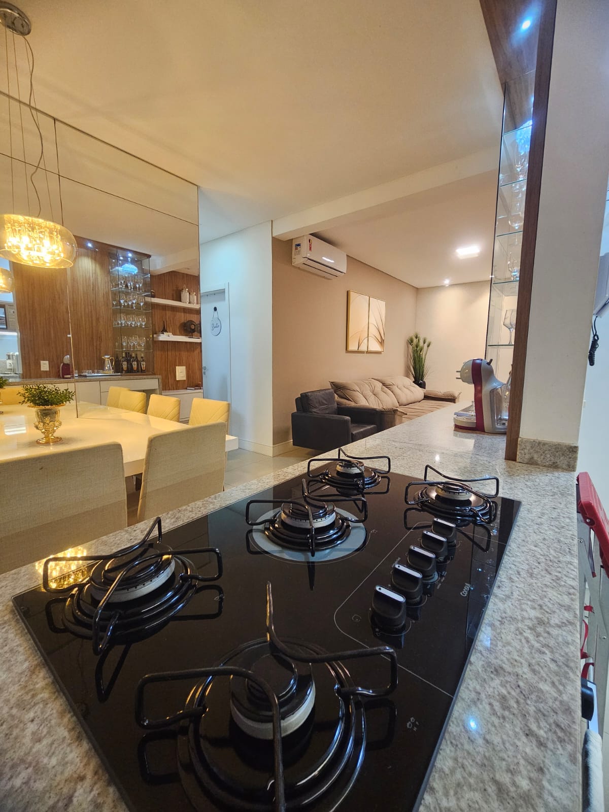 APARTAMENTO AMPLO Á VENDA - BAIRRO FLORESTA