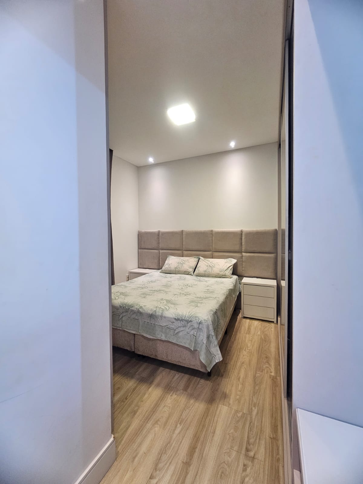 APARTAMENTO AMPLO Á VENDA - BAIRRO FLORESTA