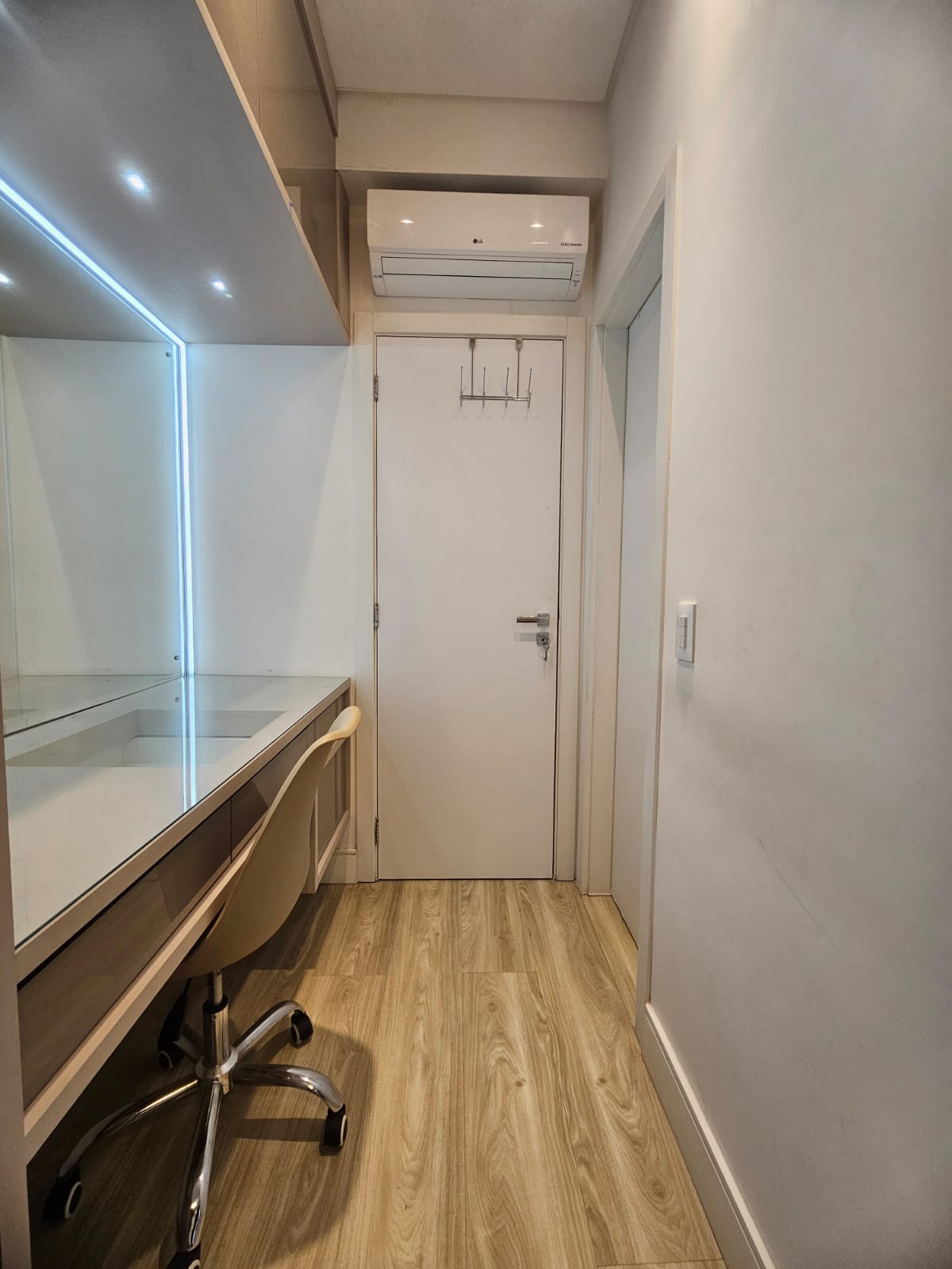 APARTAMENTO AMPLO Á VENDA - BAIRRO FLORESTA
