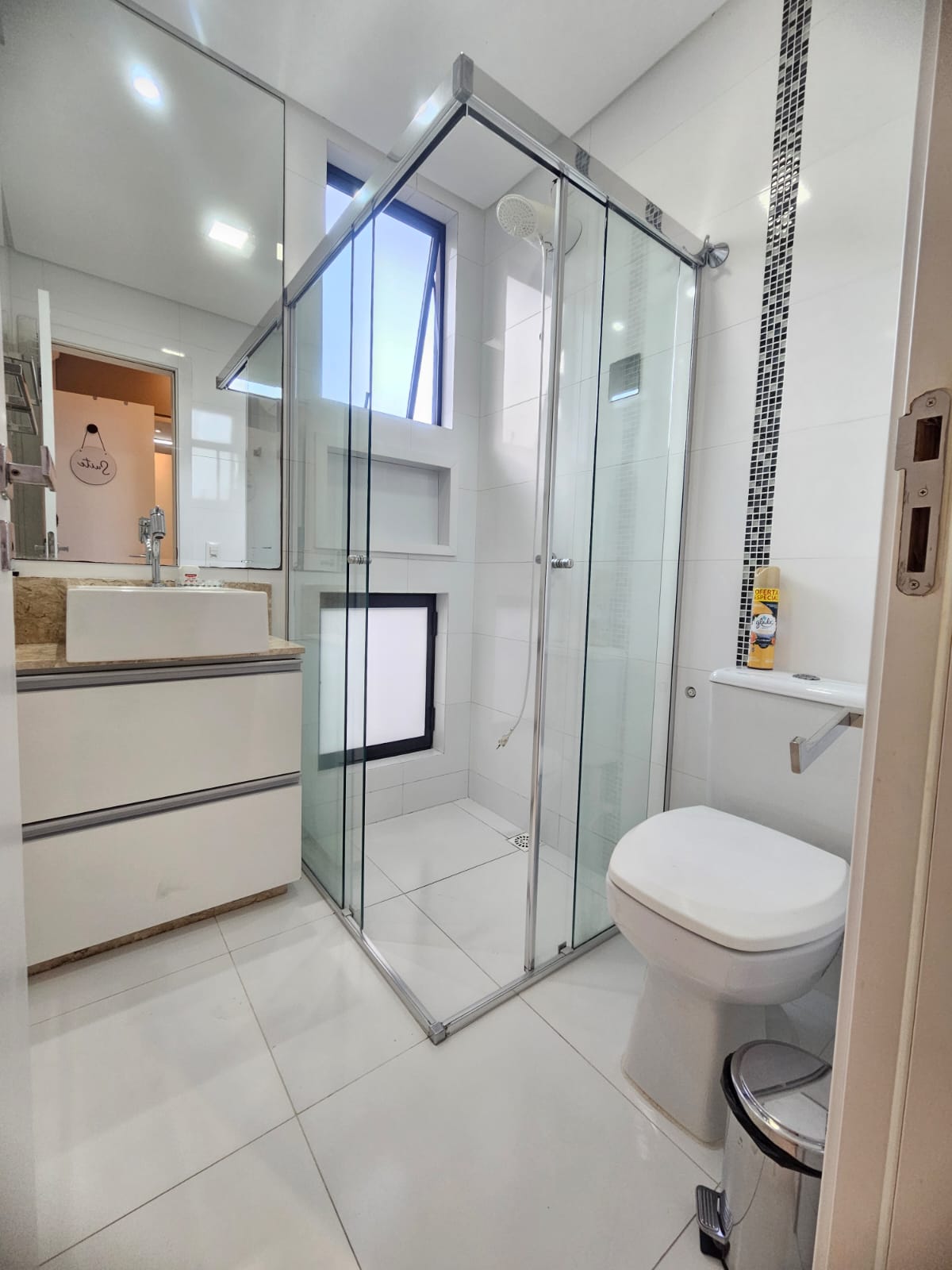 APARTAMENTO AMPLO Á VENDA - BAIRRO FLORESTA