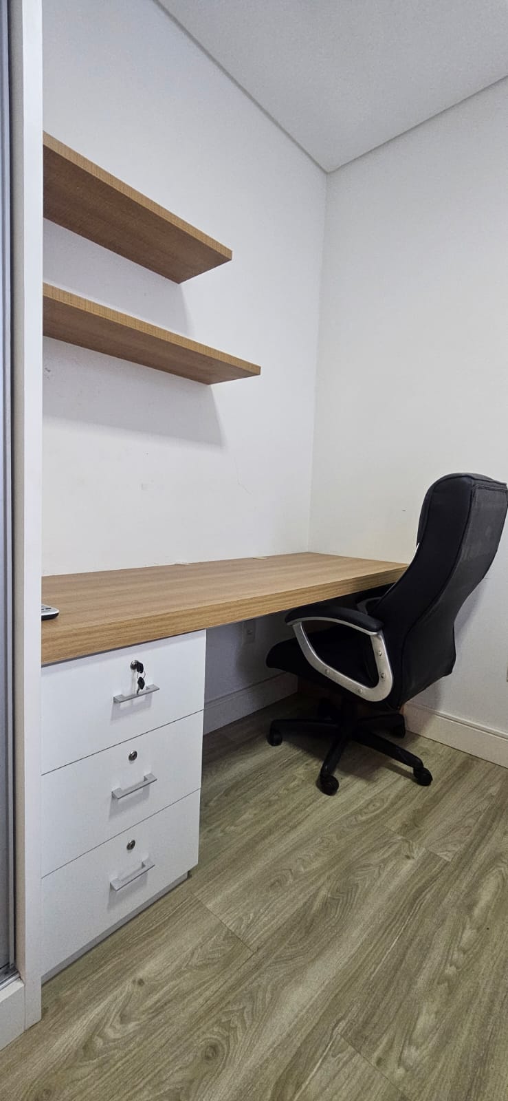 APARTAMENTO AMPLO Á VENDA - BAIRRO FLORESTA