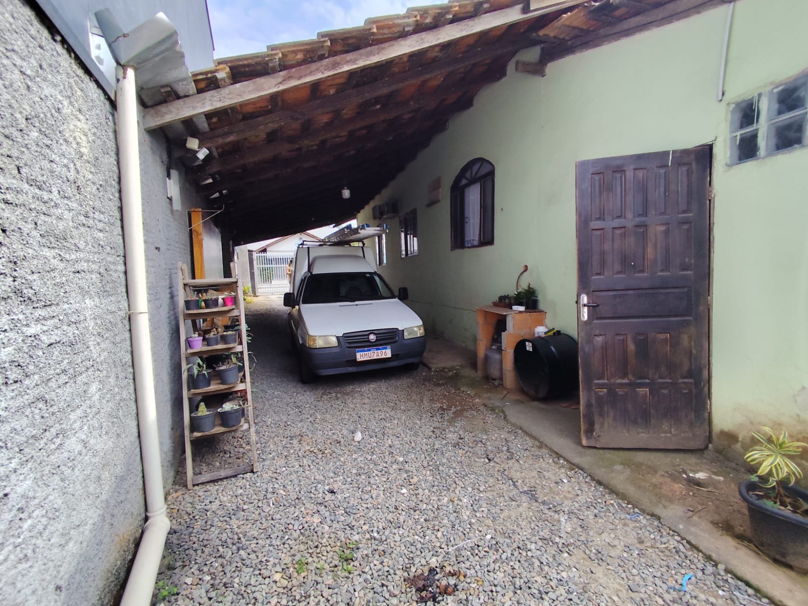 CASA A VENDA - BAIRRO COSTA E SILVA