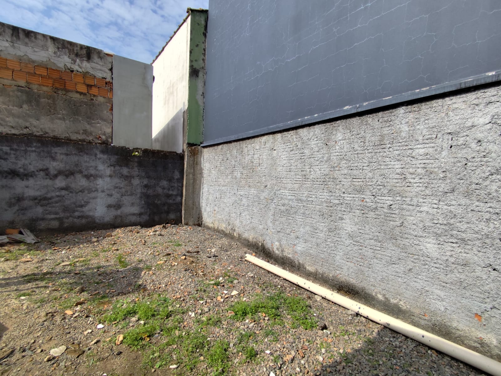 CASA A VENDA - BAIRRO COSTA E SILVA
