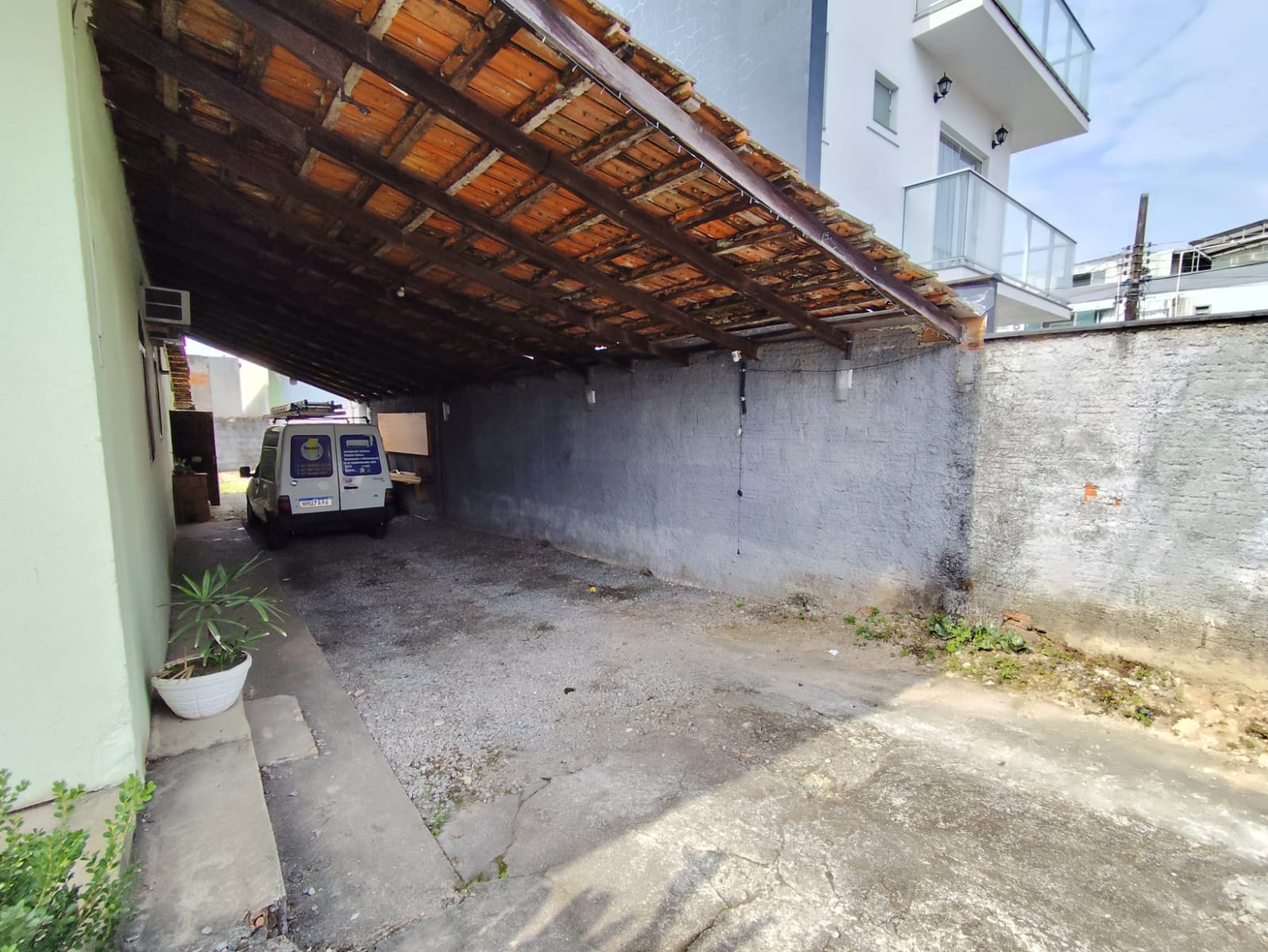 CASA A VENDA - BAIRRO COSTA E SILVA