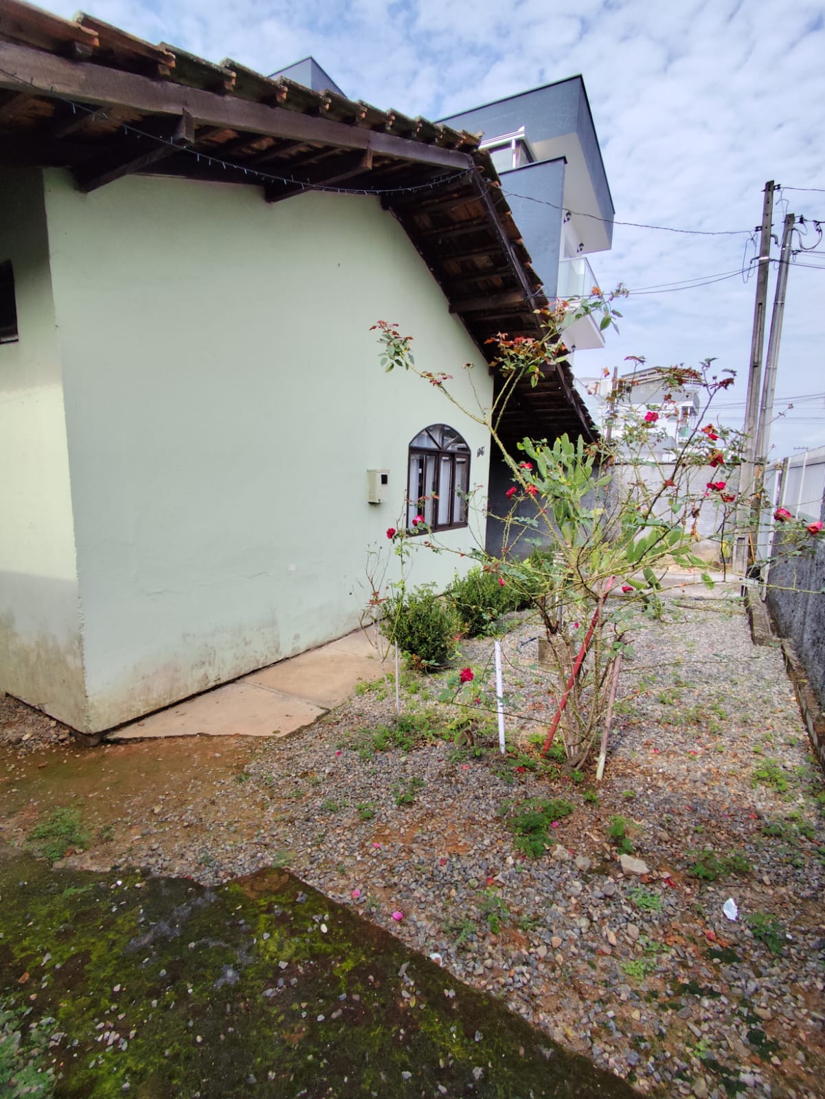 CASA A VENDA - BAIRRO COSTA E SILVA
