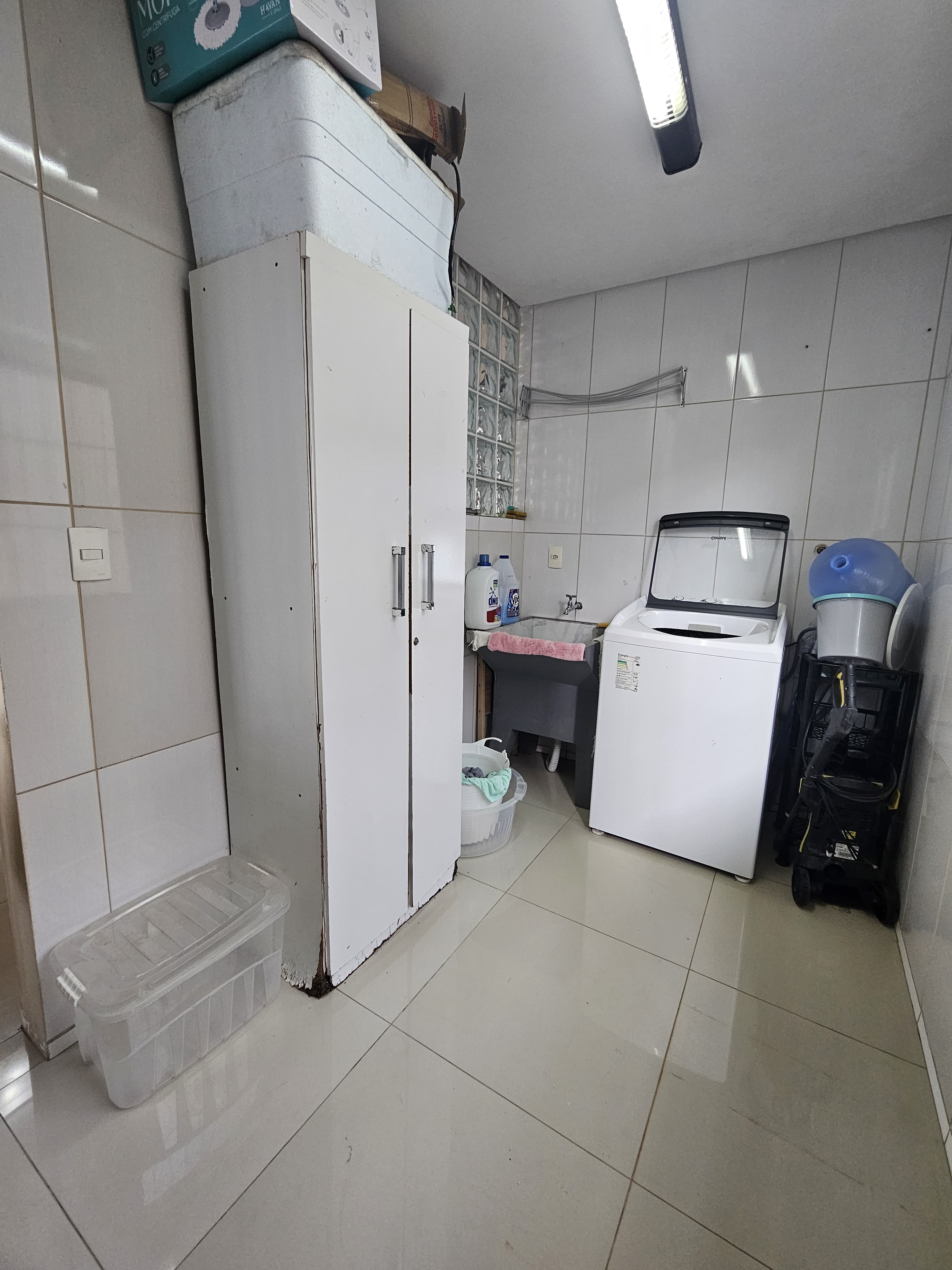 Casa com Amplo Terreno e Excelente Localização no Costa e Silva
