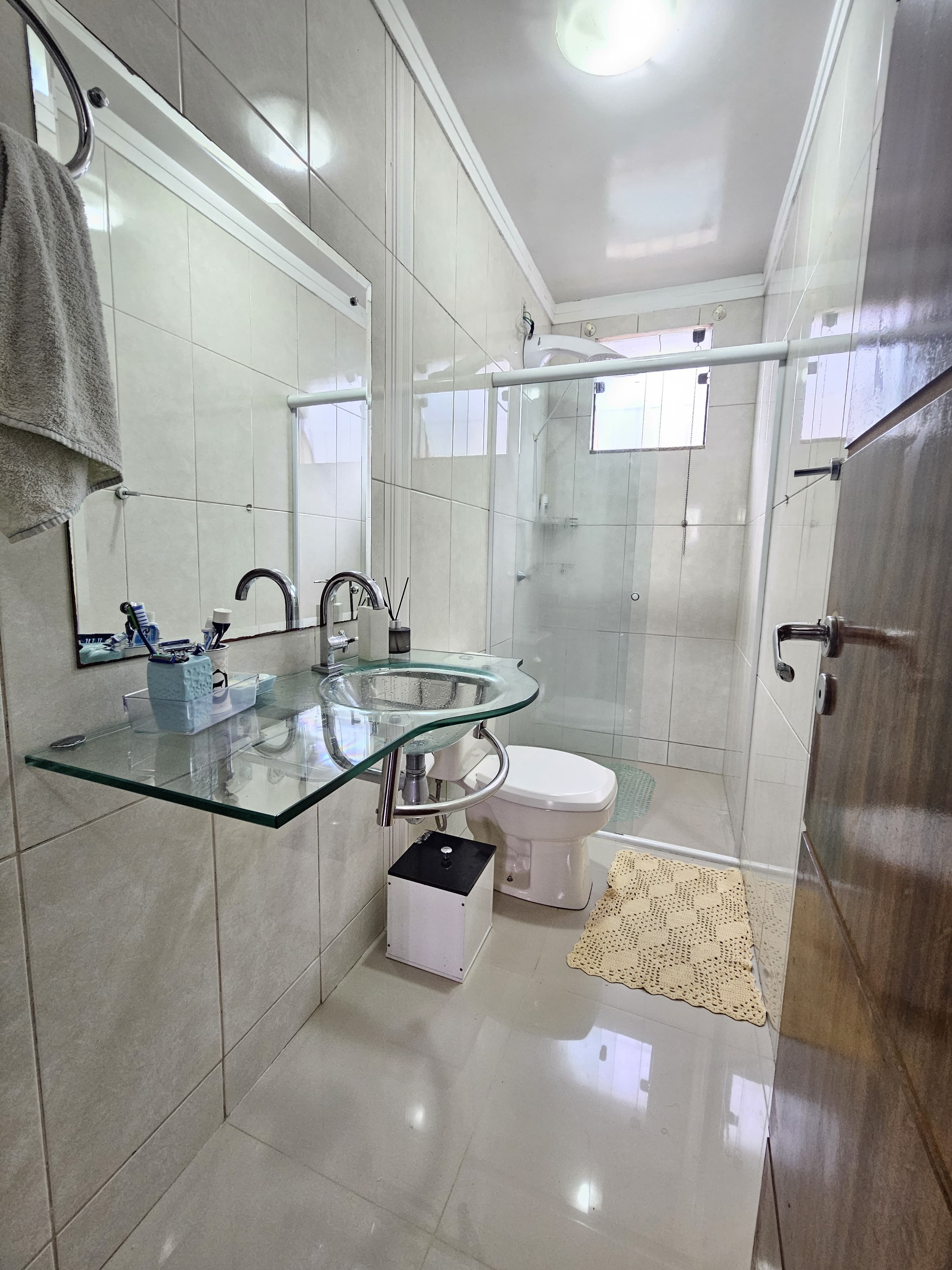 Casa com Amplo Terreno e Excelente Localização no Costa e Silva