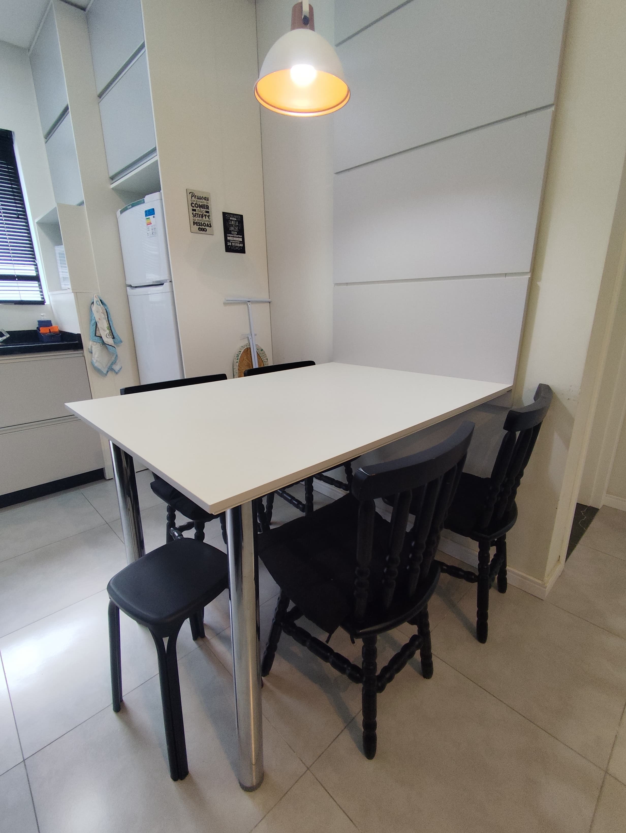 APARTAMENTO MOBILIADO  A VENDA, NO COSTA E SILVA