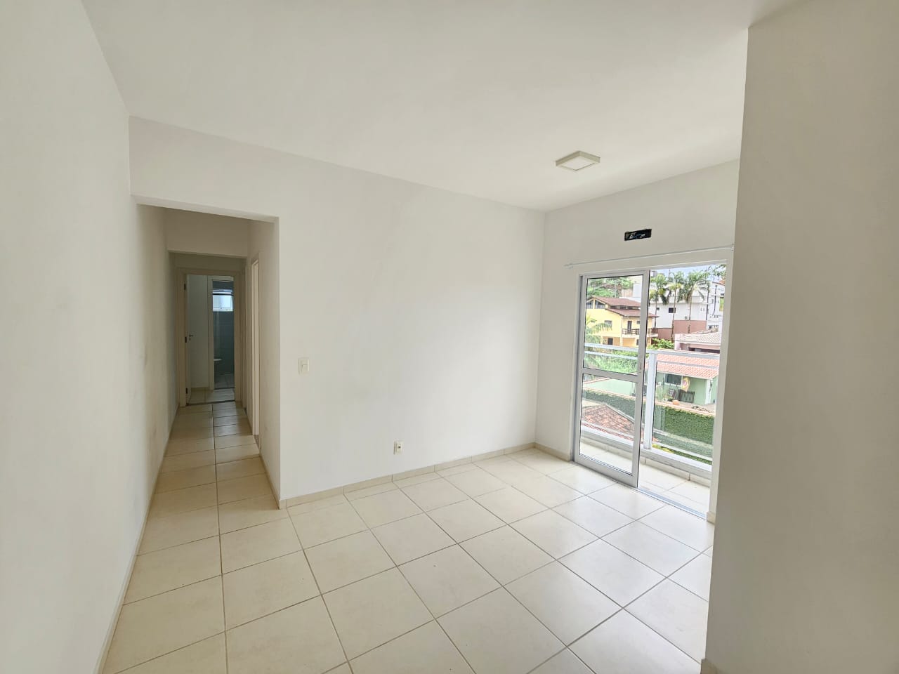 APARTAMENTO SEMI MOBILIADO - BAIRRO COSTA E SILVA