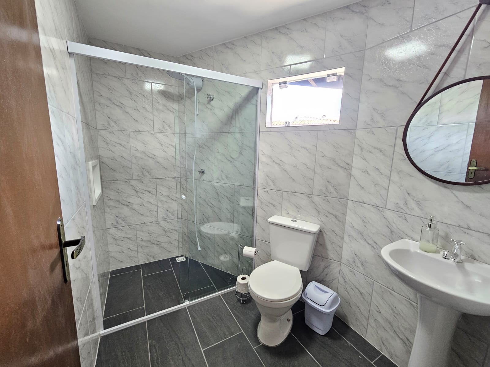 APARTAMENTO PARA LOCAÇÃO DE 3 MESES - COSTA E SILVA