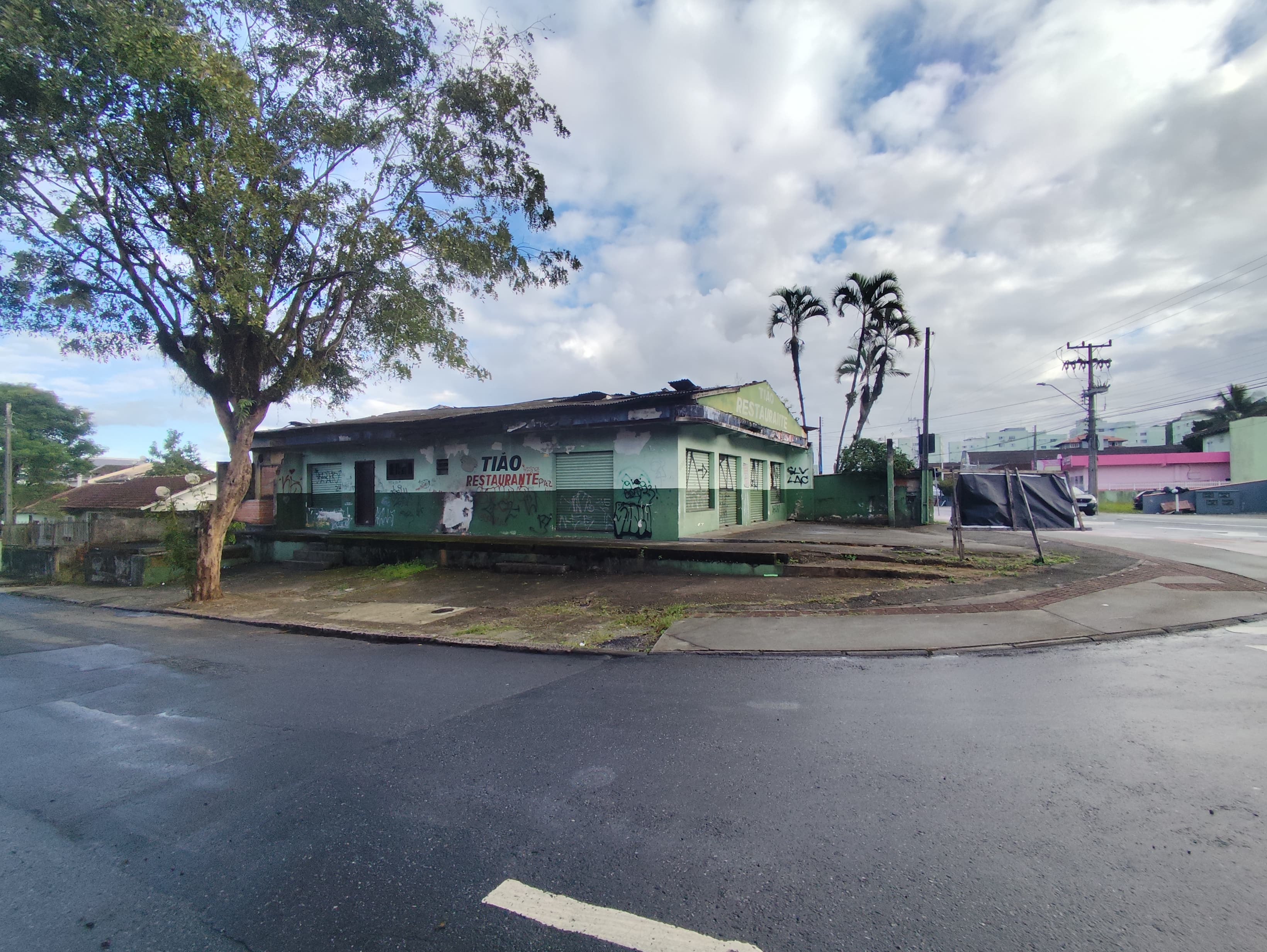 SALA COMERCIAL DE ESQUINA Á VENDA - BOA VISTA