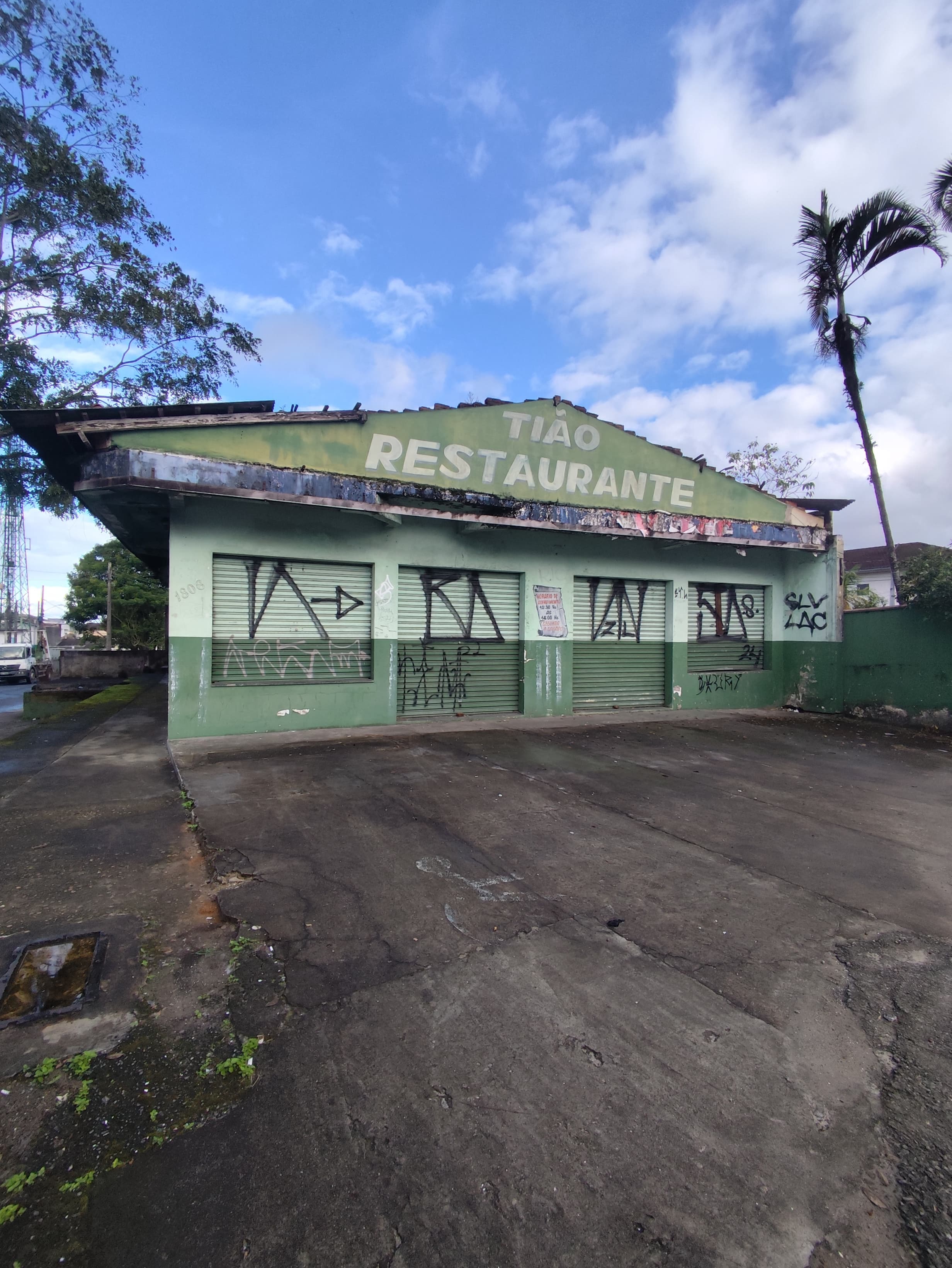 SALA COMERCIAL DE ESQUINA Á VENDA - BOA VISTA